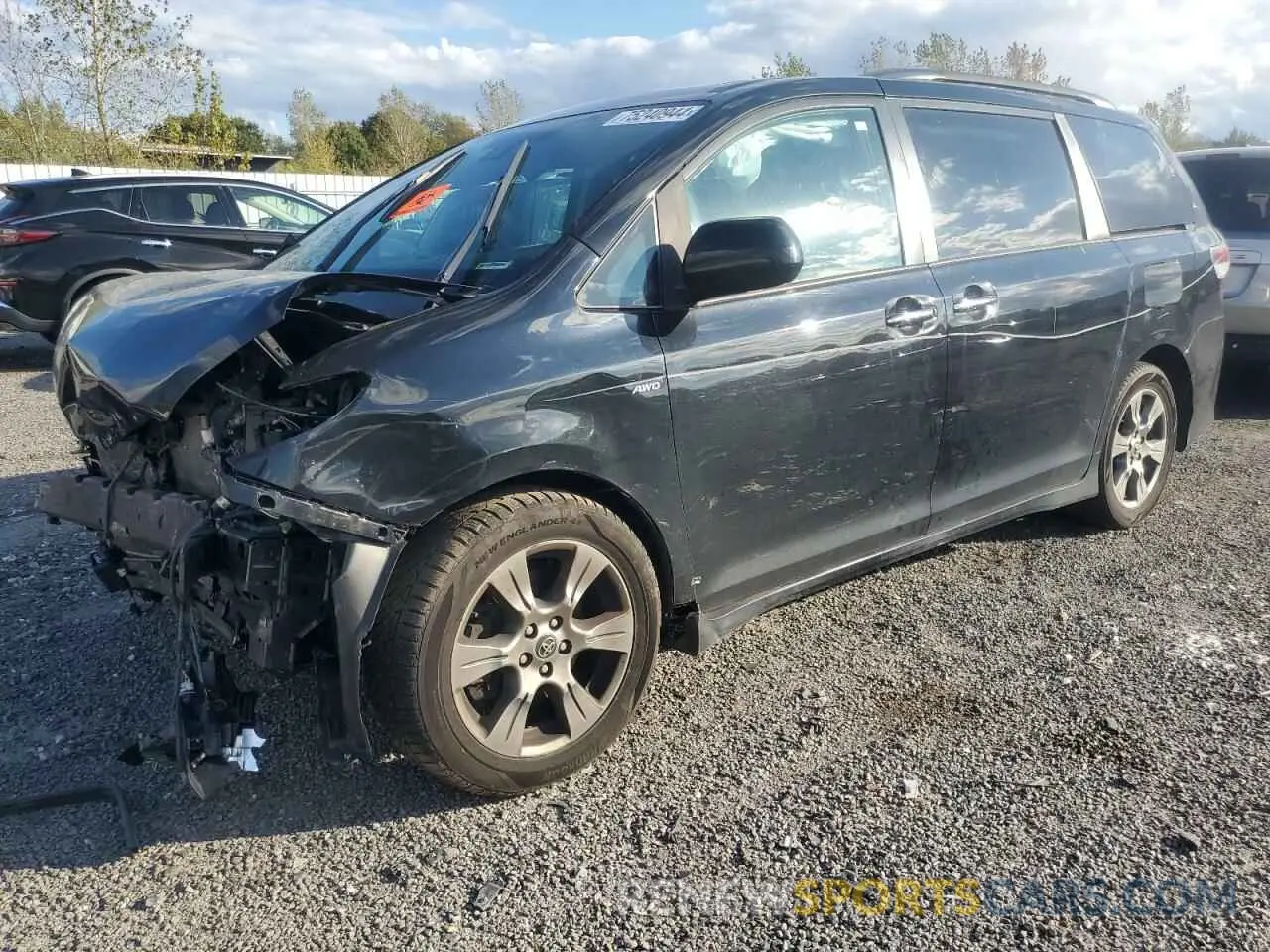 1 Photograph of a damaged car 5TDEZ3DC6KS220678 TOYOTA SIENNA 2019