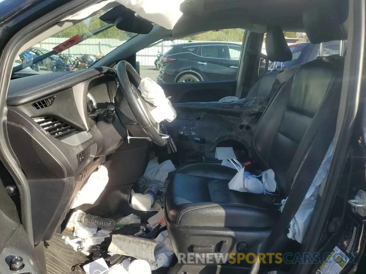 7 Photograph of a damaged car 5TDEZ3DC6KS220678 TOYOTA SIENNA 2019