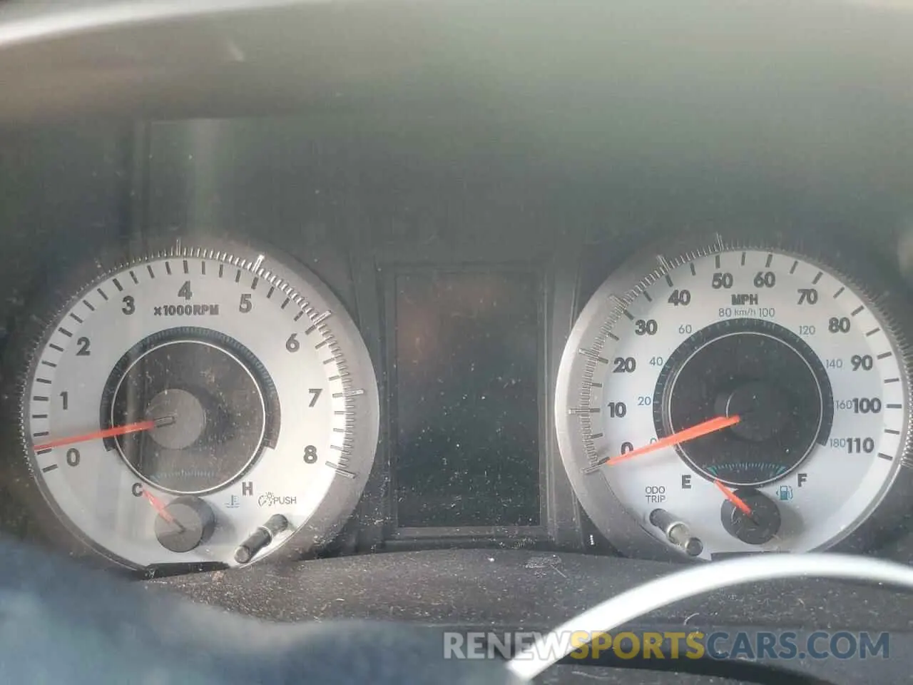 9 Photograph of a damaged car 5TDEZ3DC6KS220678 TOYOTA SIENNA 2019