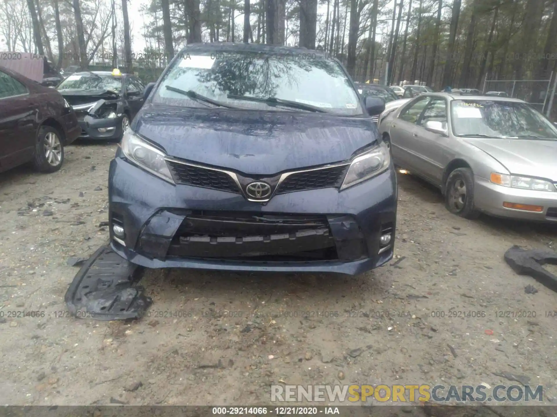 6 Photograph of a damaged car 5TDEZ3DC8KS215840 TOYOTA SIENNA 2019