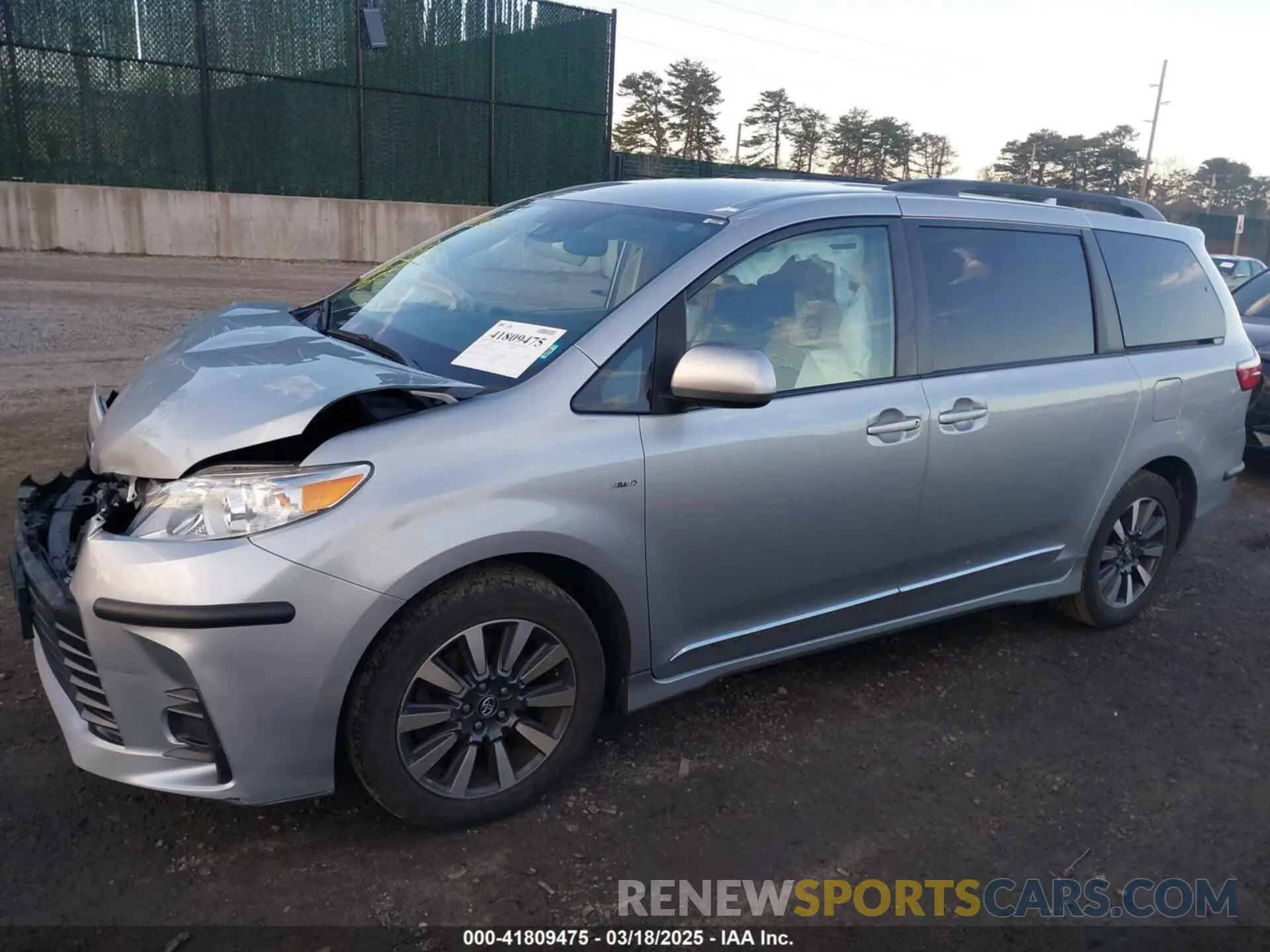 14 Photograph of a damaged car 5TDJZ3DC1KS223552 TOYOTA SIENNA 2019