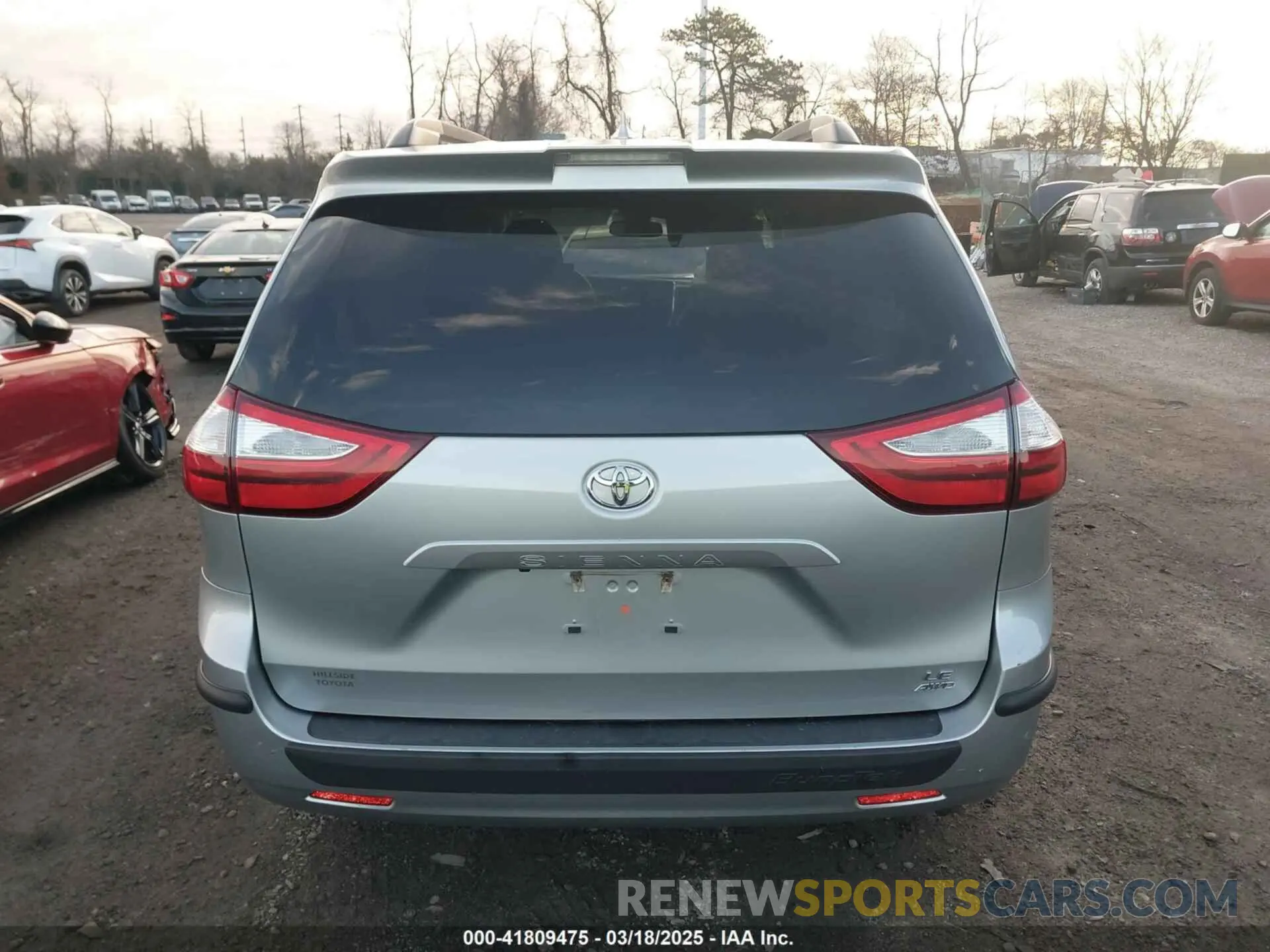 16 Photograph of a damaged car 5TDJZ3DC1KS223552 TOYOTA SIENNA 2019