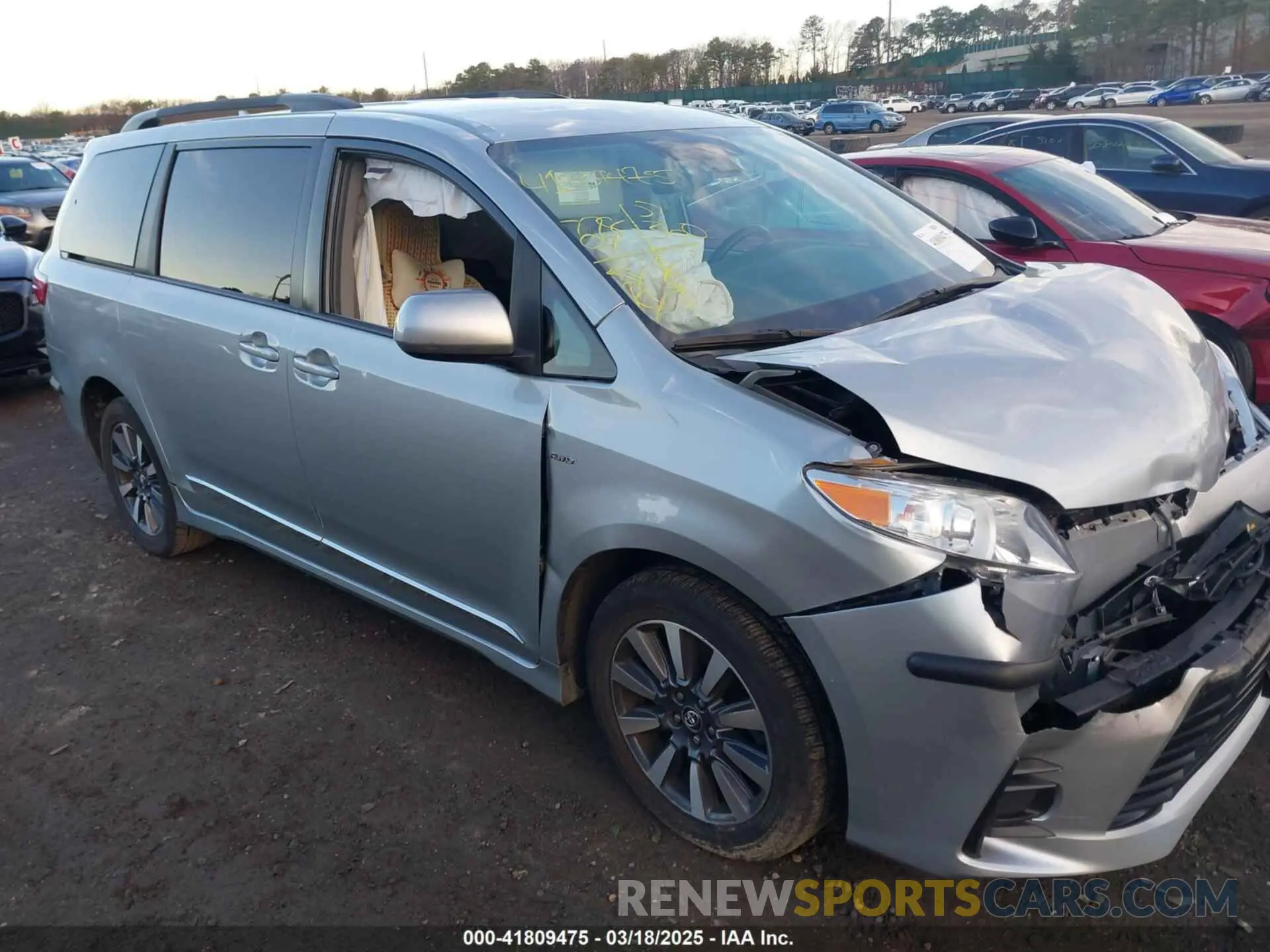 6 Photograph of a damaged car 5TDJZ3DC1KS223552 TOYOTA SIENNA 2019