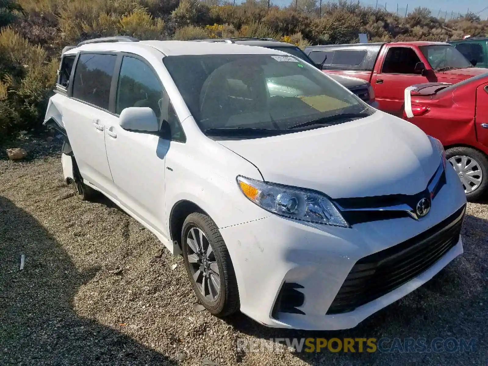 1 Photograph of a damaged car 5TDJZ3DC1KS223695 TOYOTA SIENNA 2019