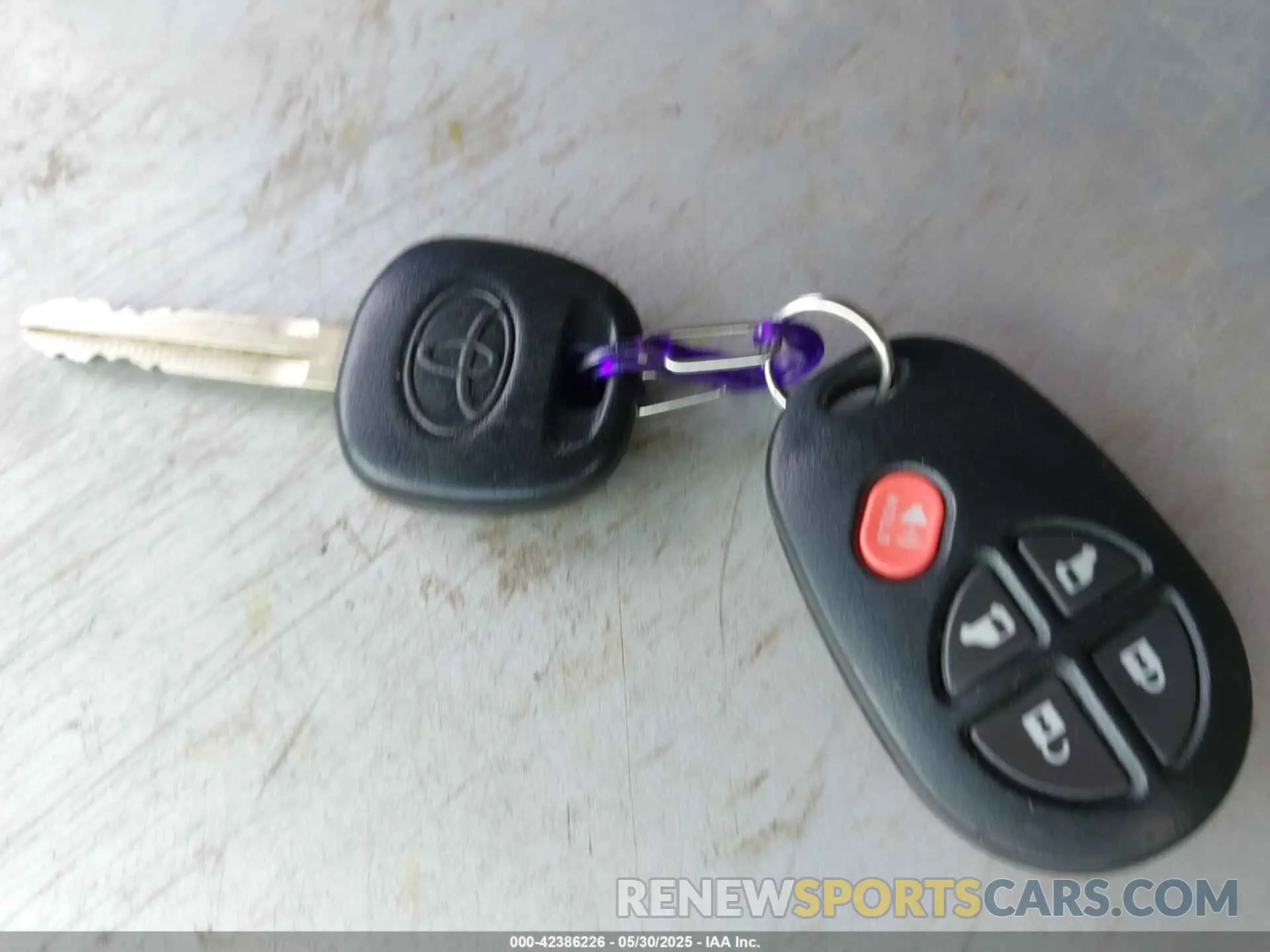 11 Photograph of a damaged car 5TDJZ3DC1KS223793 TOYOTA SIENNA 2019