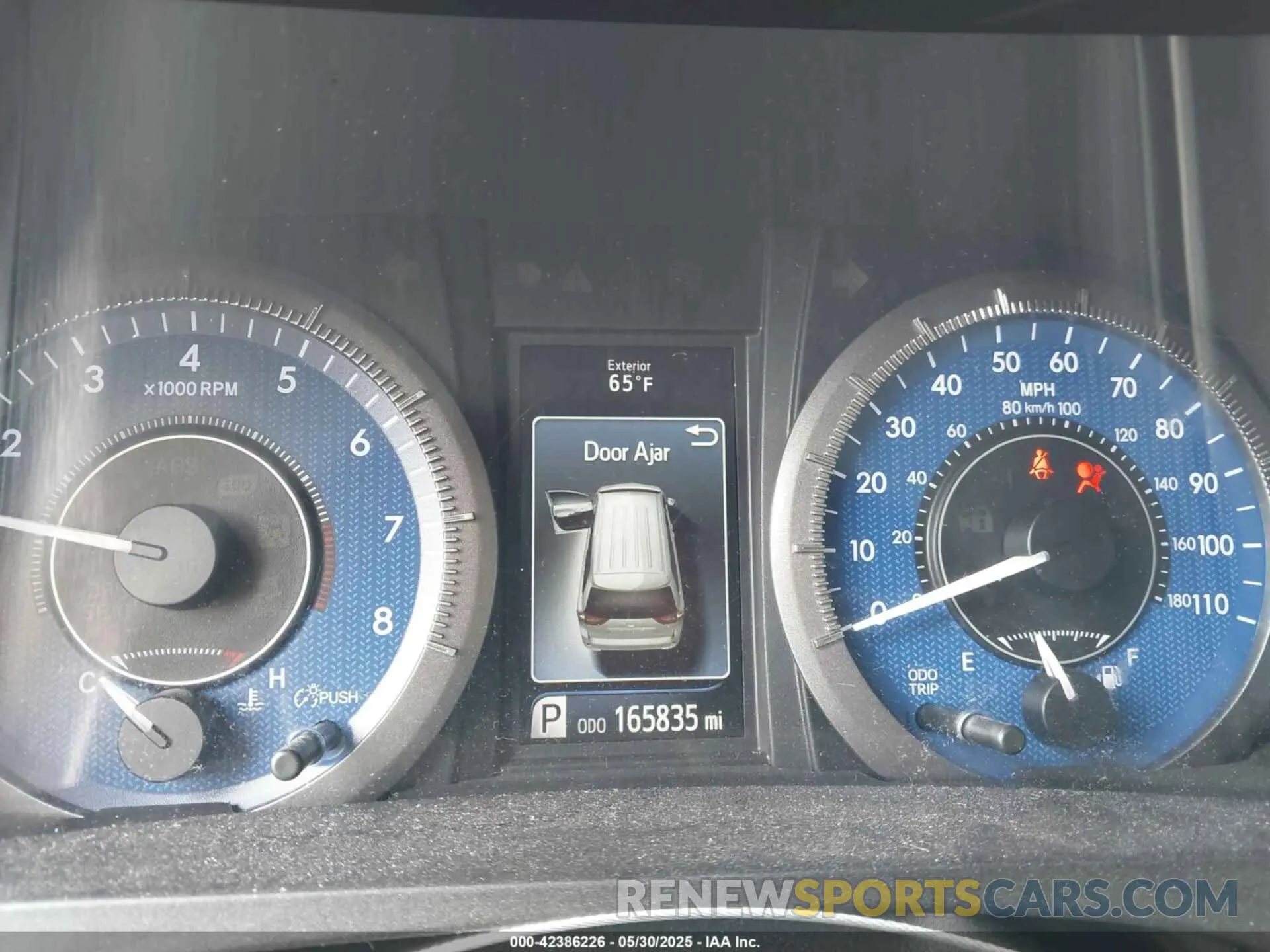 7 Photograph of a damaged car 5TDJZ3DC1KS223793 TOYOTA SIENNA 2019