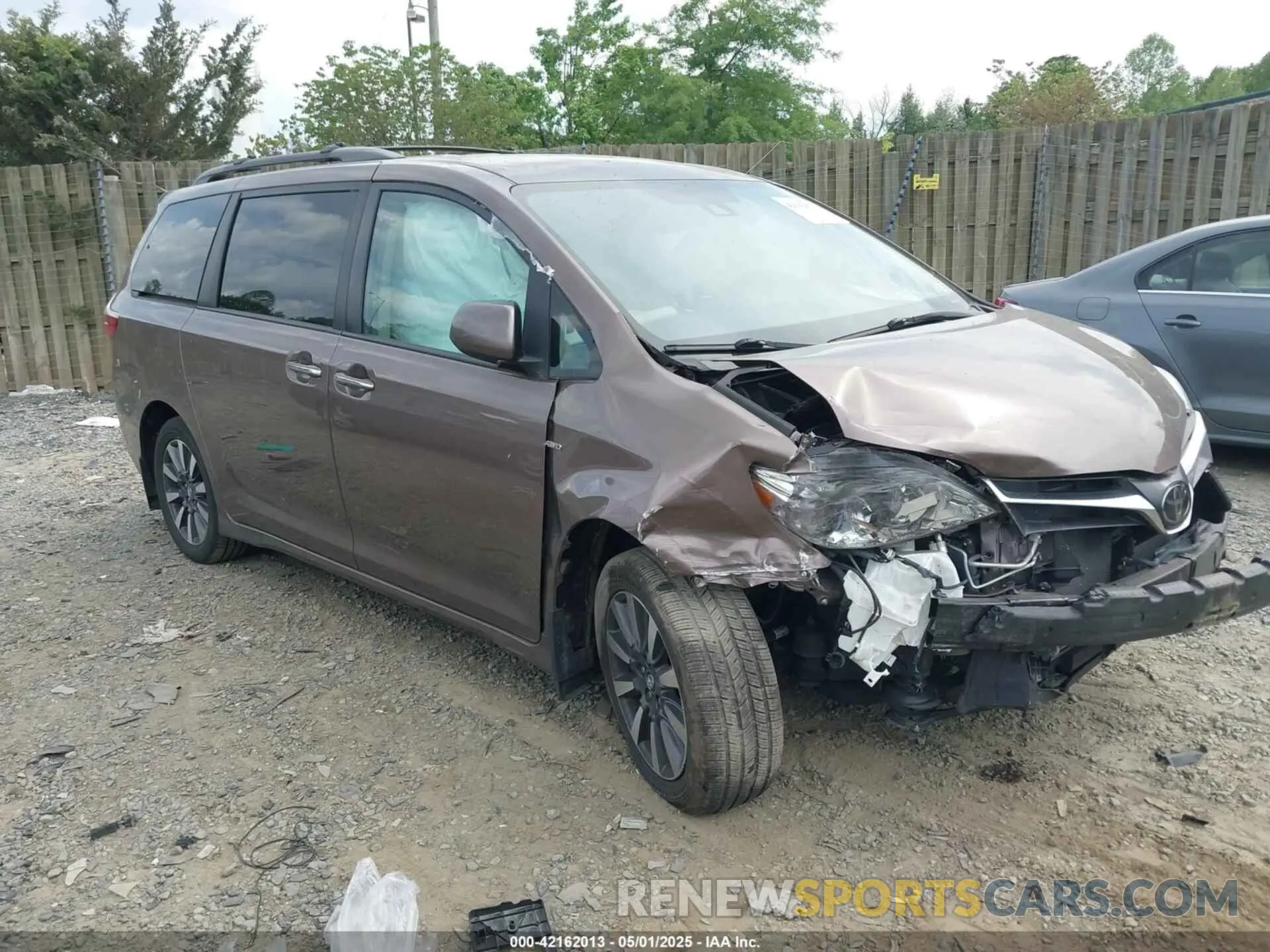 1 Photograph of a damaged car 5TDJZ3DC3KS219602 TOYOTA SIENNA 2019