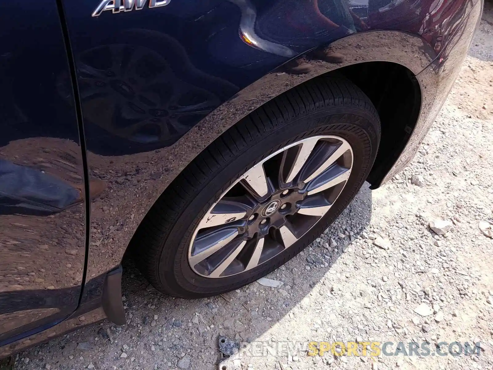 9 Photograph of a damaged car 5TDJZ3DC3KS220619 TOYOTA SIENNA 2019