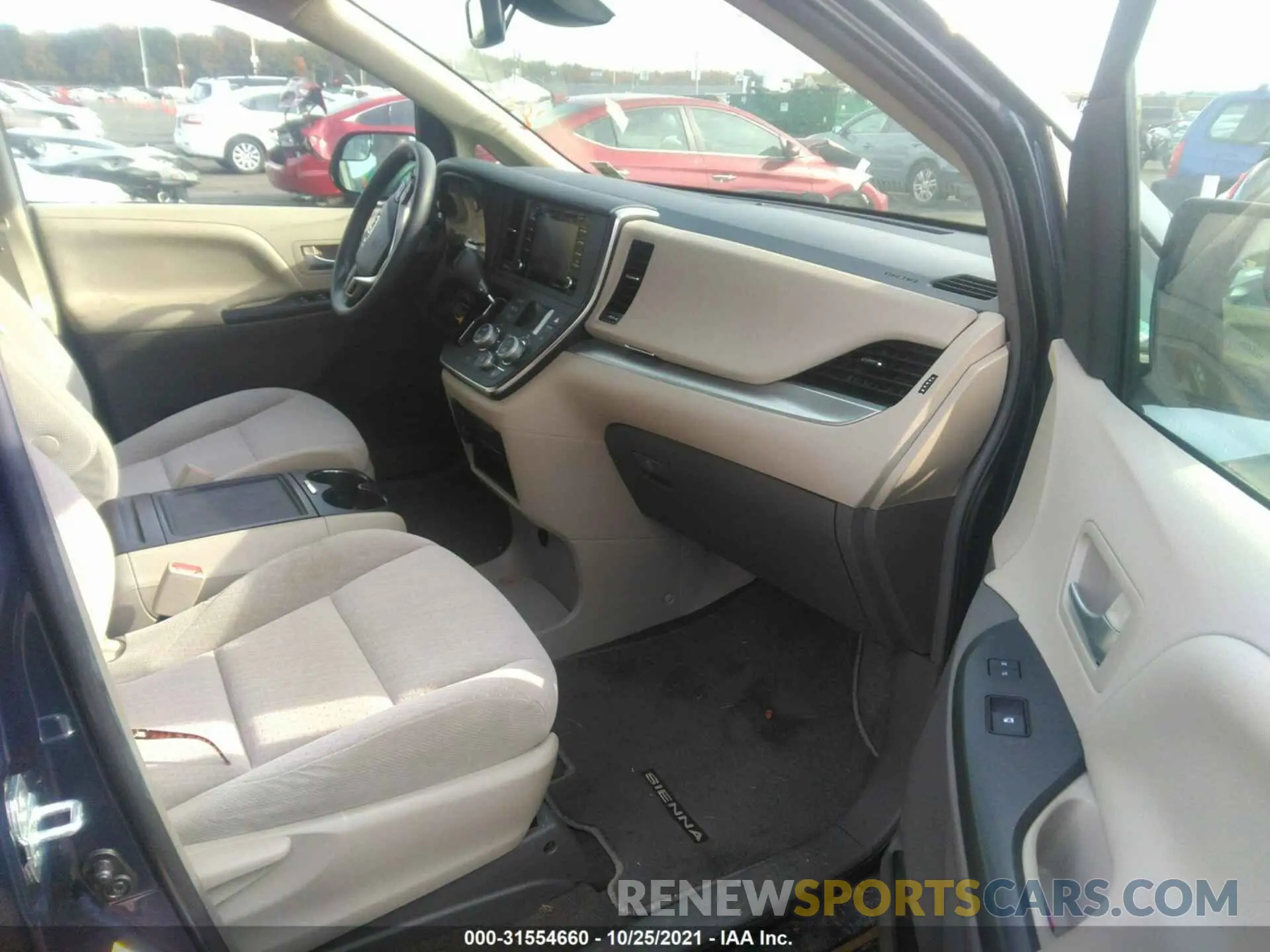 5 Photograph of a damaged car 5TDKZ3DC0KS983265 TOYOTA SIENNA 2019