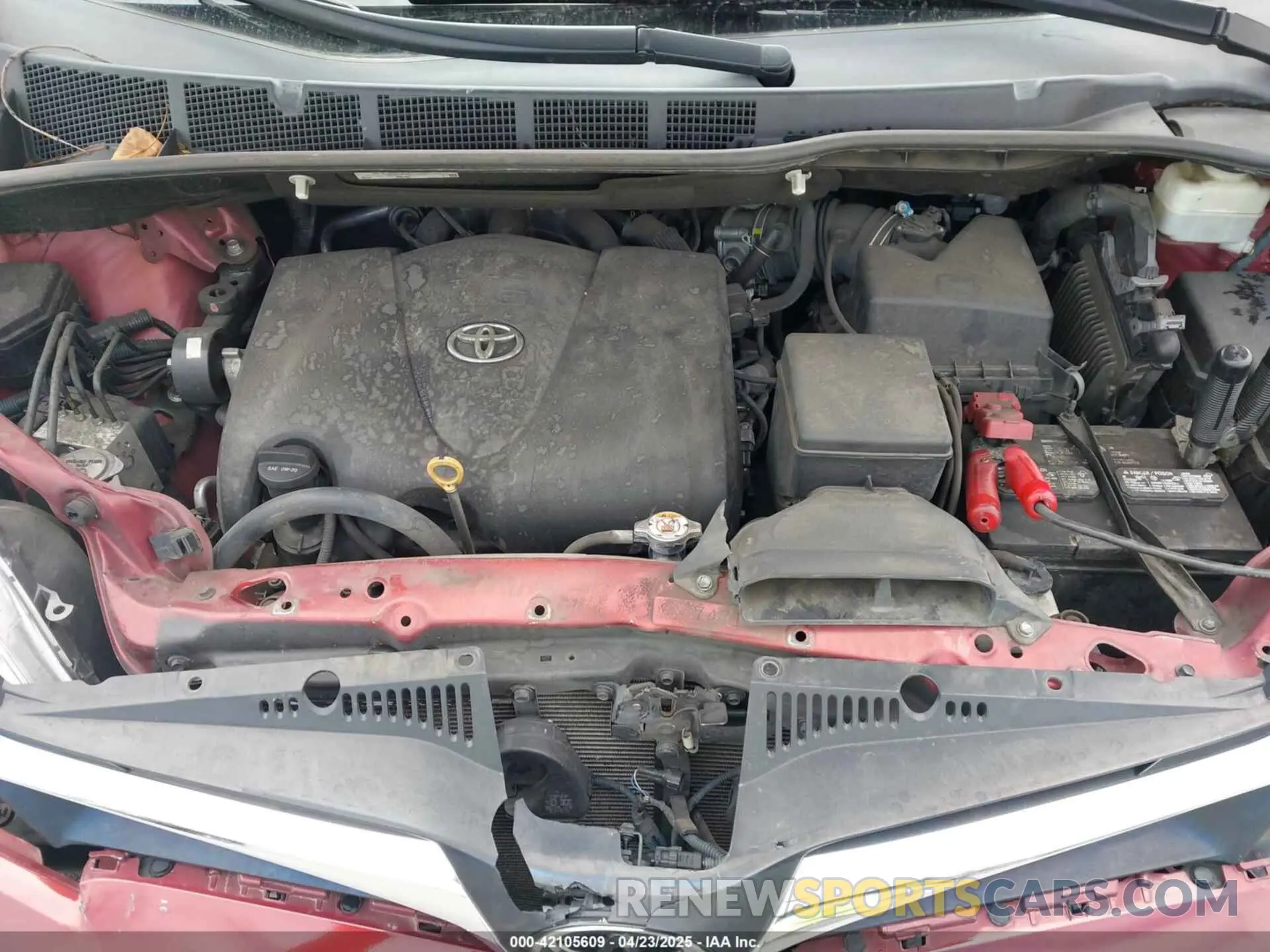 10 Photograph of a damaged car 5TDKZ3DC1KS002876 TOYOTA SIENNA 2019