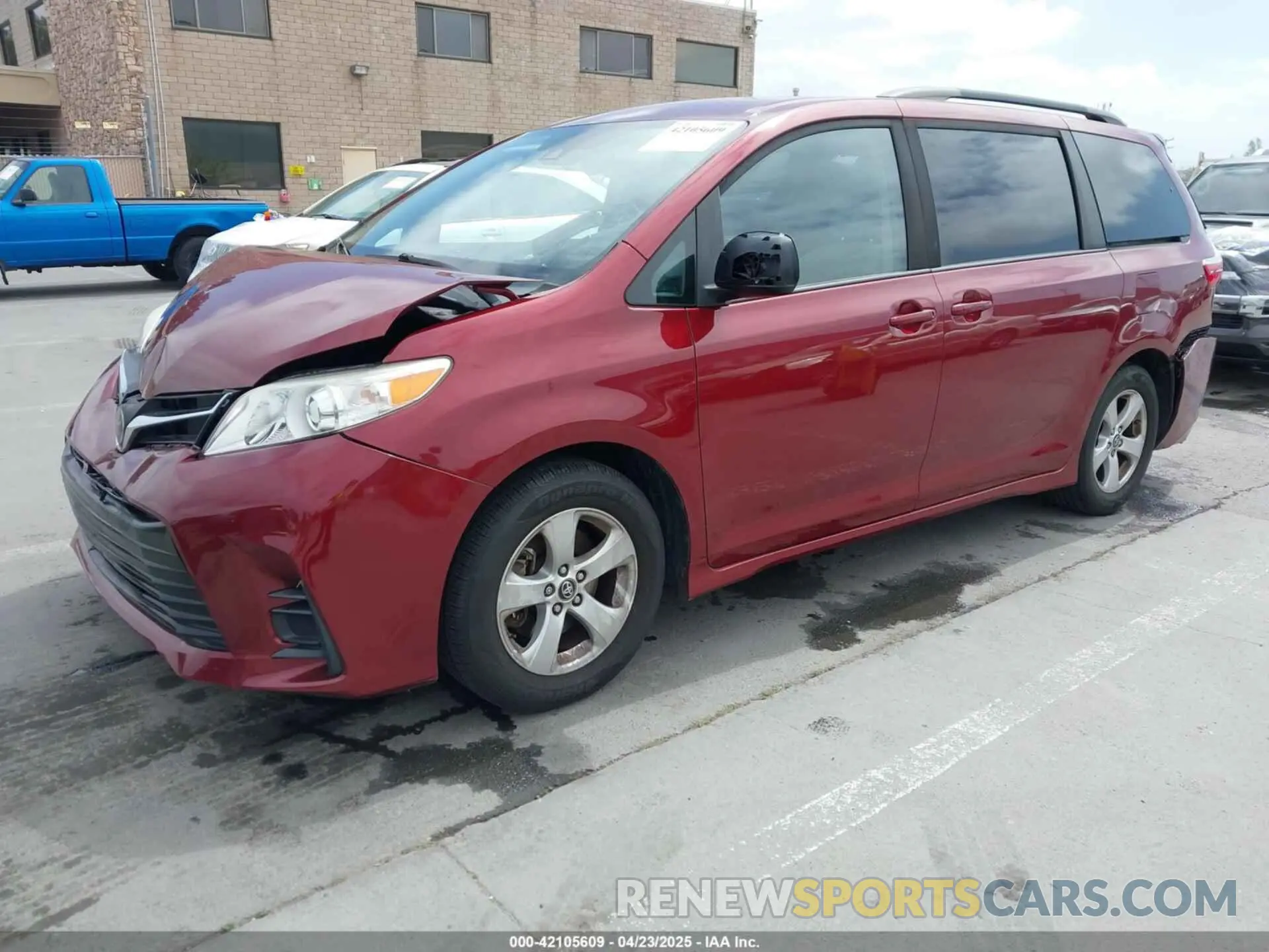 2 Photograph of a damaged car 5TDKZ3DC1KS002876 TOYOTA SIENNA 2019