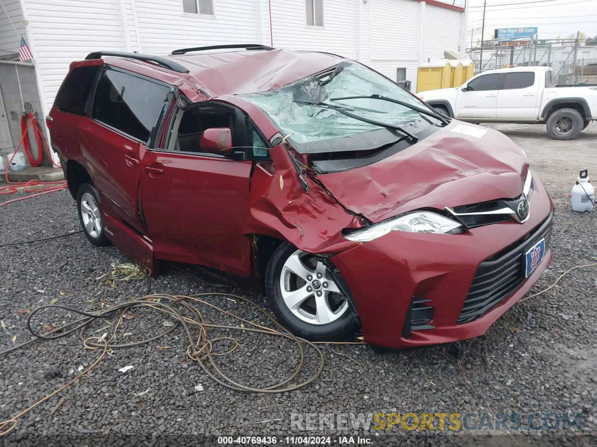 1 Photograph of a damaged car 5TDKZ3DC2KS012302 TOYOTA SIENNA 2019