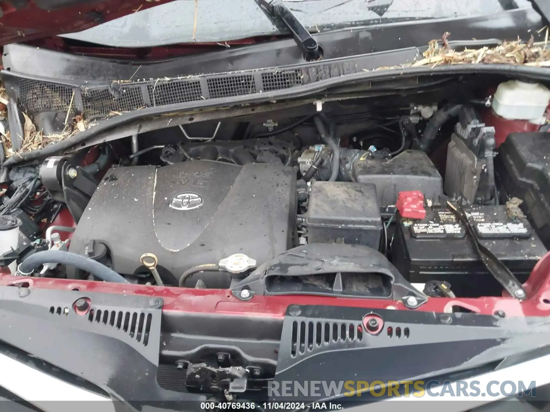 10 Photograph of a damaged car 5TDKZ3DC2KS012302 TOYOTA SIENNA 2019