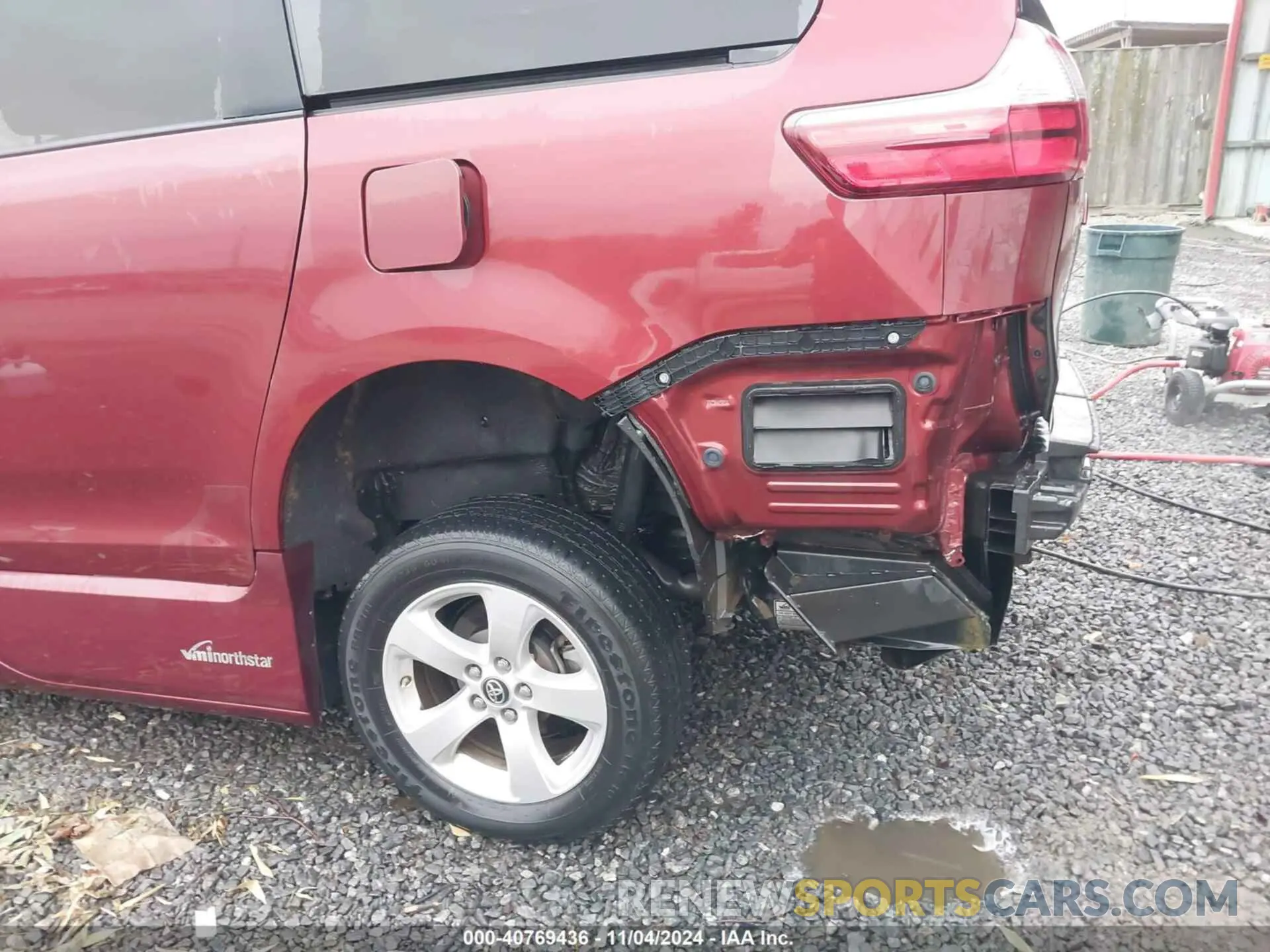 16 Photograph of a damaged car 5TDKZ3DC2KS012302 TOYOTA SIENNA 2019