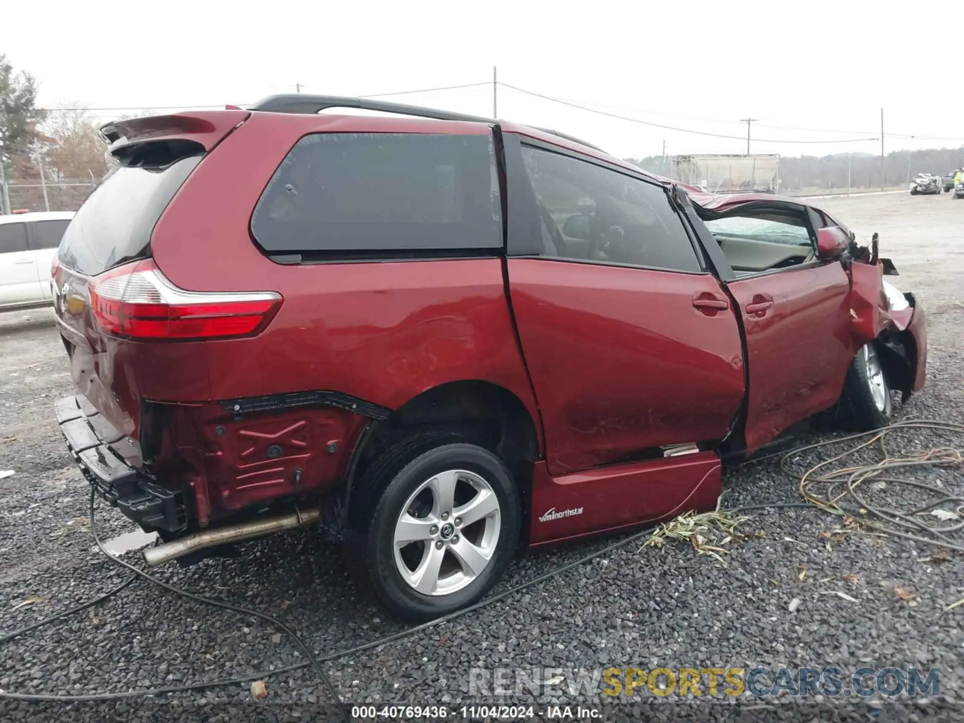 4 Photograph of a damaged car 5TDKZ3DC2KS012302 TOYOTA SIENNA 2019