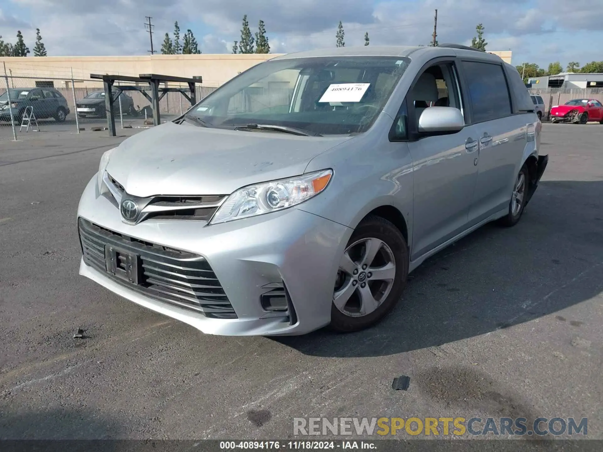 2 Photograph of a damaged car 5TDKZ3DC3KS014706 TOYOTA SIENNA 2019