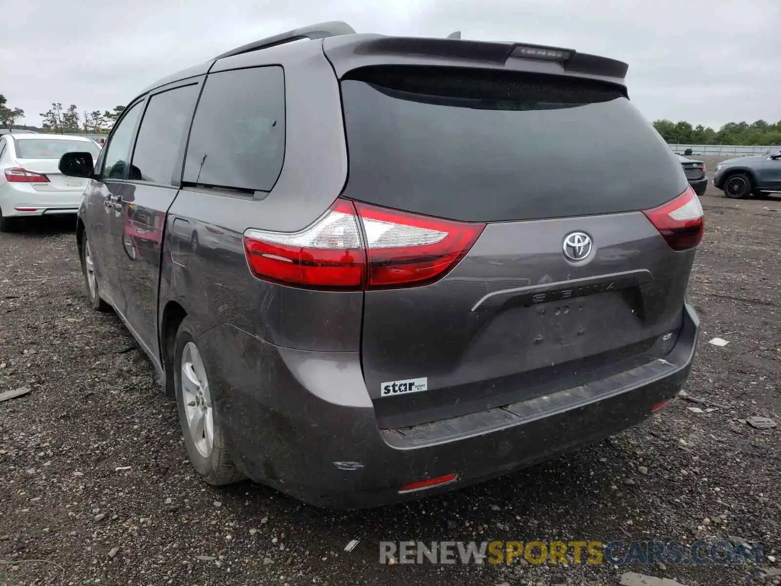 3 Photograph of a damaged car 5TDKZ3DC3KS990016 TOYOTA SIENNA 2019