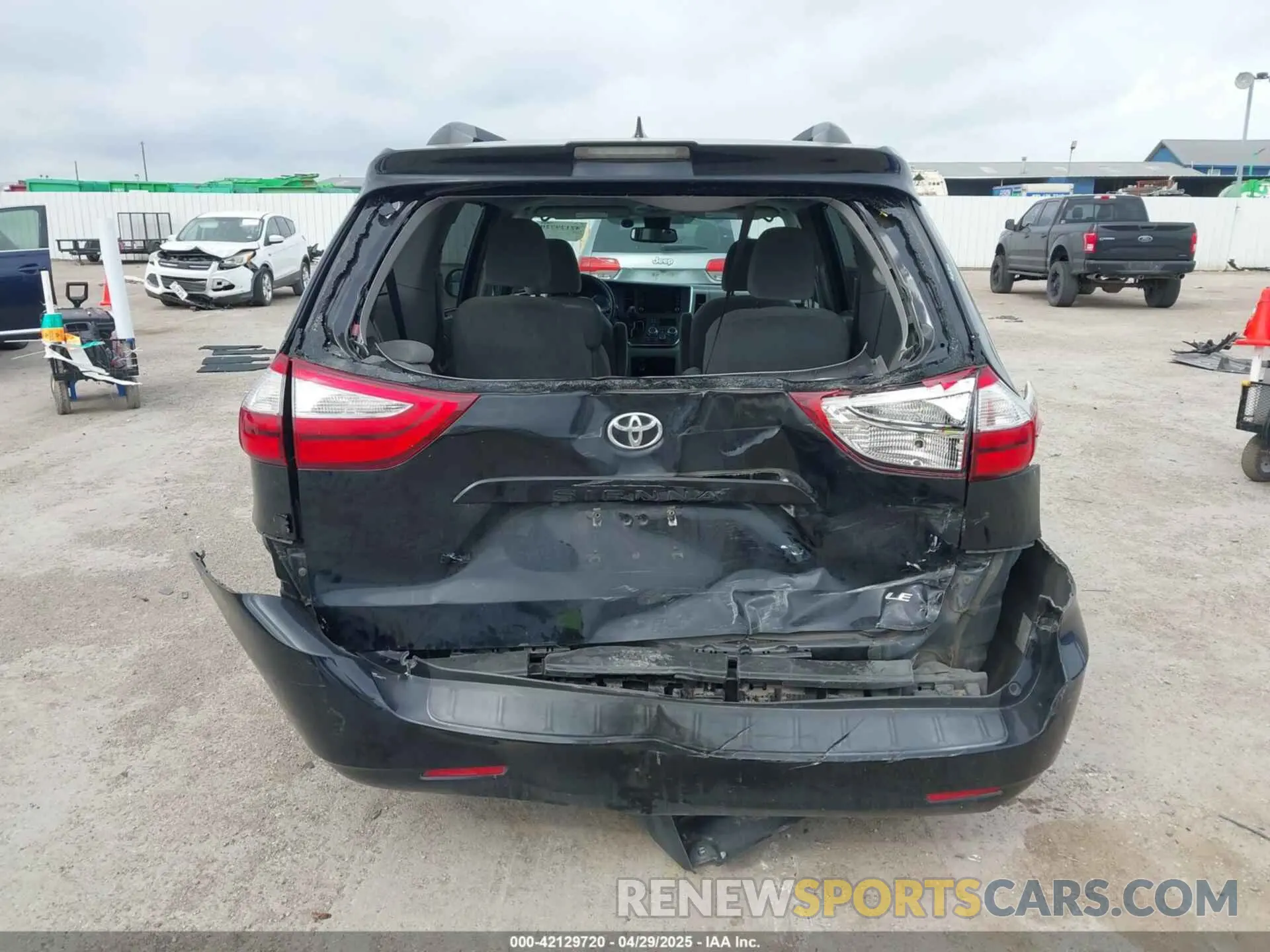 16 Photograph of a damaged car 5TDKZ3DC4KS011331 TOYOTA SIENNA 2019