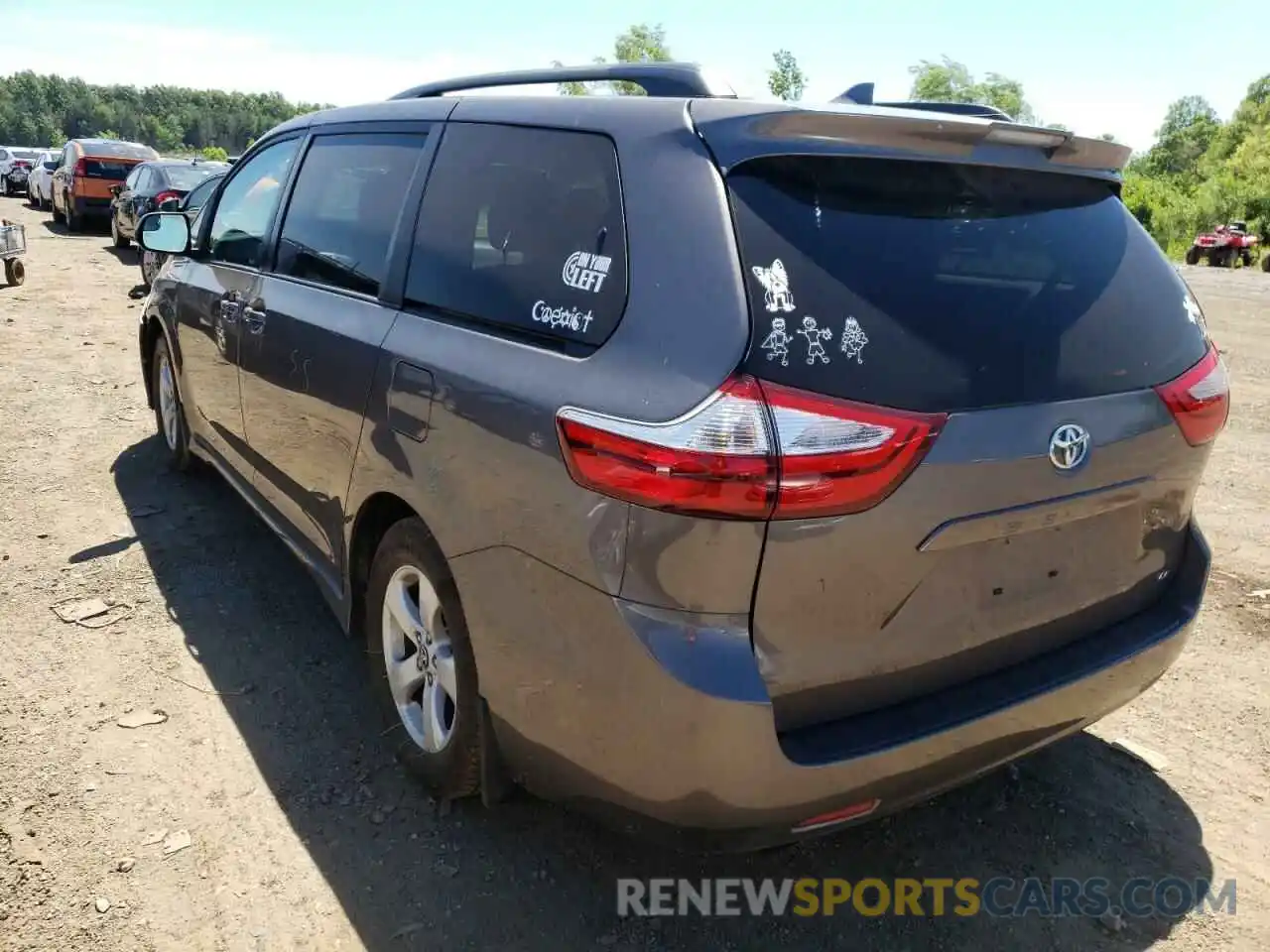 3 Photograph of a damaged car 5TDKZ3DC5KS990003 TOYOTA SIENNA 2019