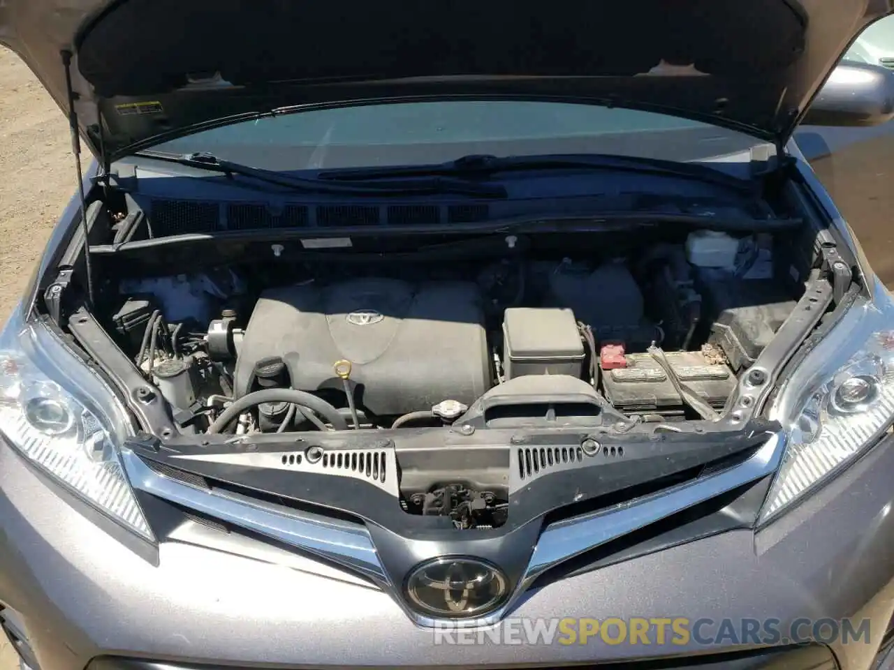 7 Photograph of a damaged car 5TDKZ3DC5KS990003 TOYOTA SIENNA 2019