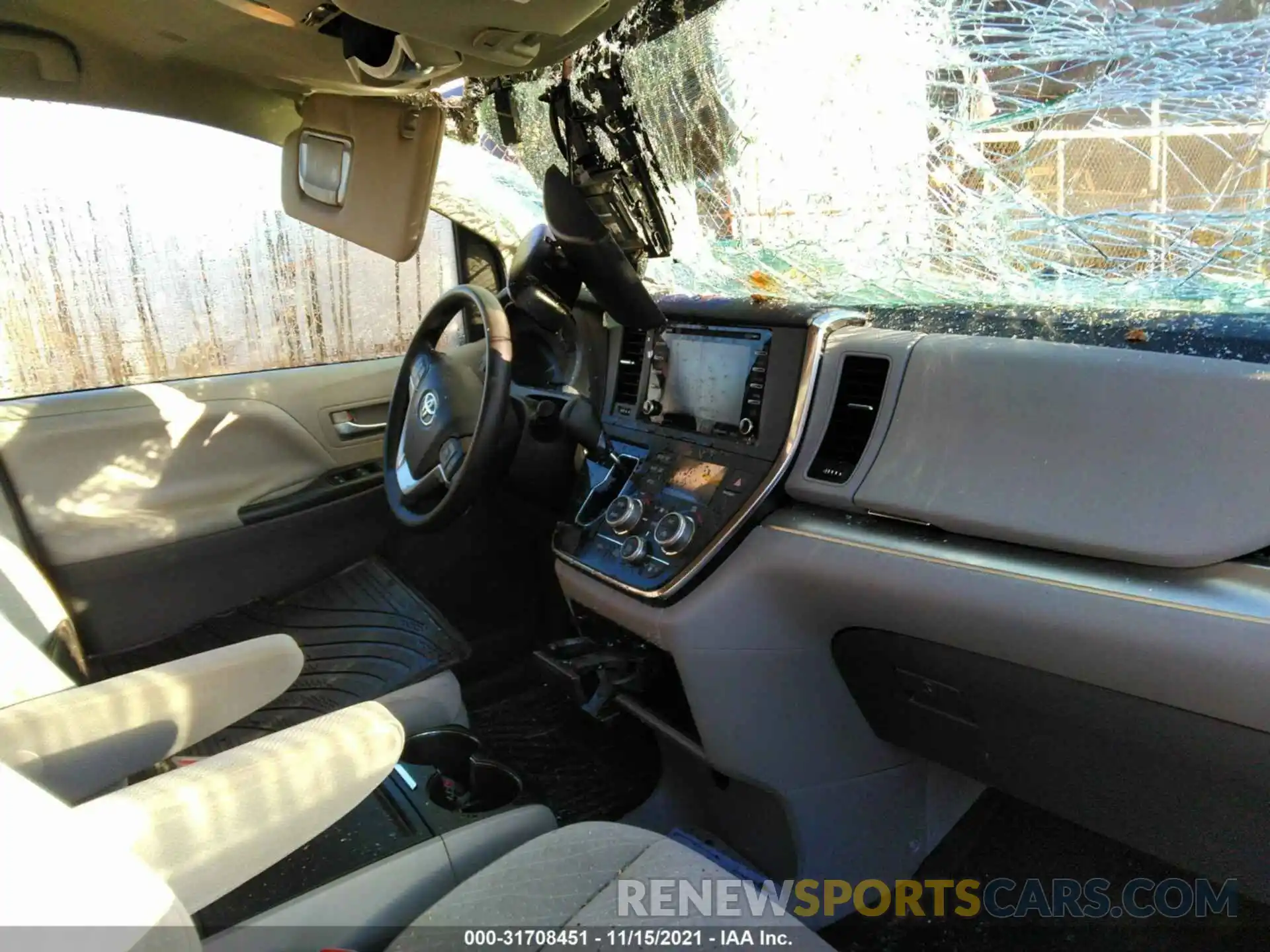 5 Photograph of a damaged car 5TDKZ3DC6KS007068 TOYOTA SIENNA 2019