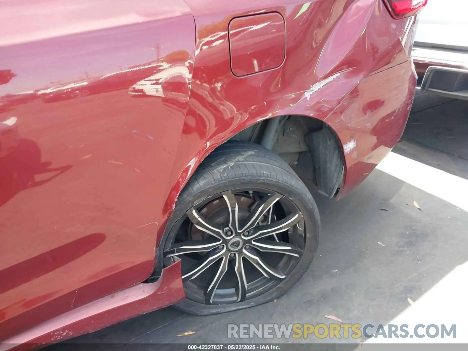 6 Photograph of a damaged car 5TDKZ3DC6KS966678 TOYOTA SIENNA 2019