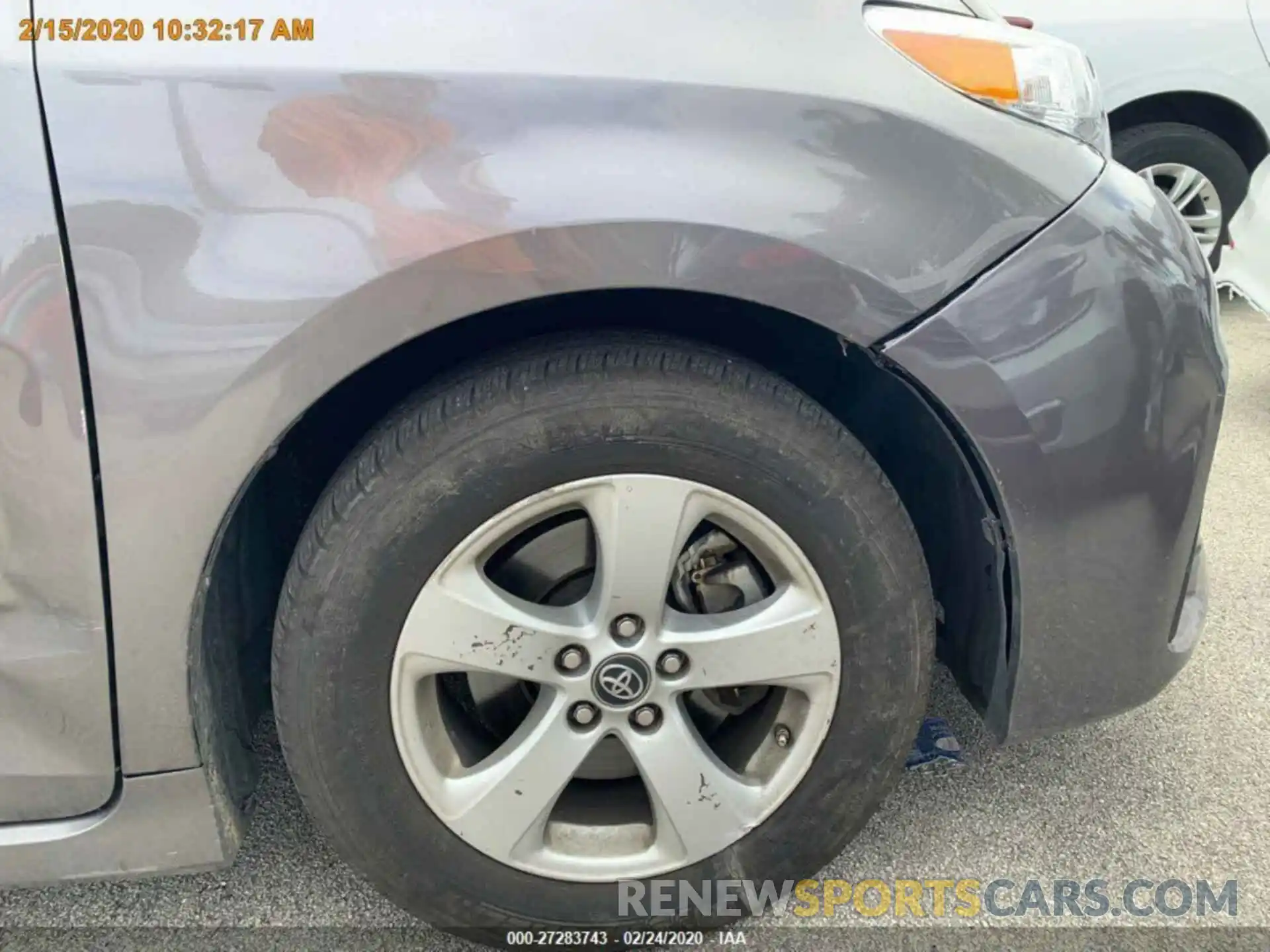 16 Photograph of a damaged car 5TDKZ3DC6KS985215 TOYOTA SIENNA 2019