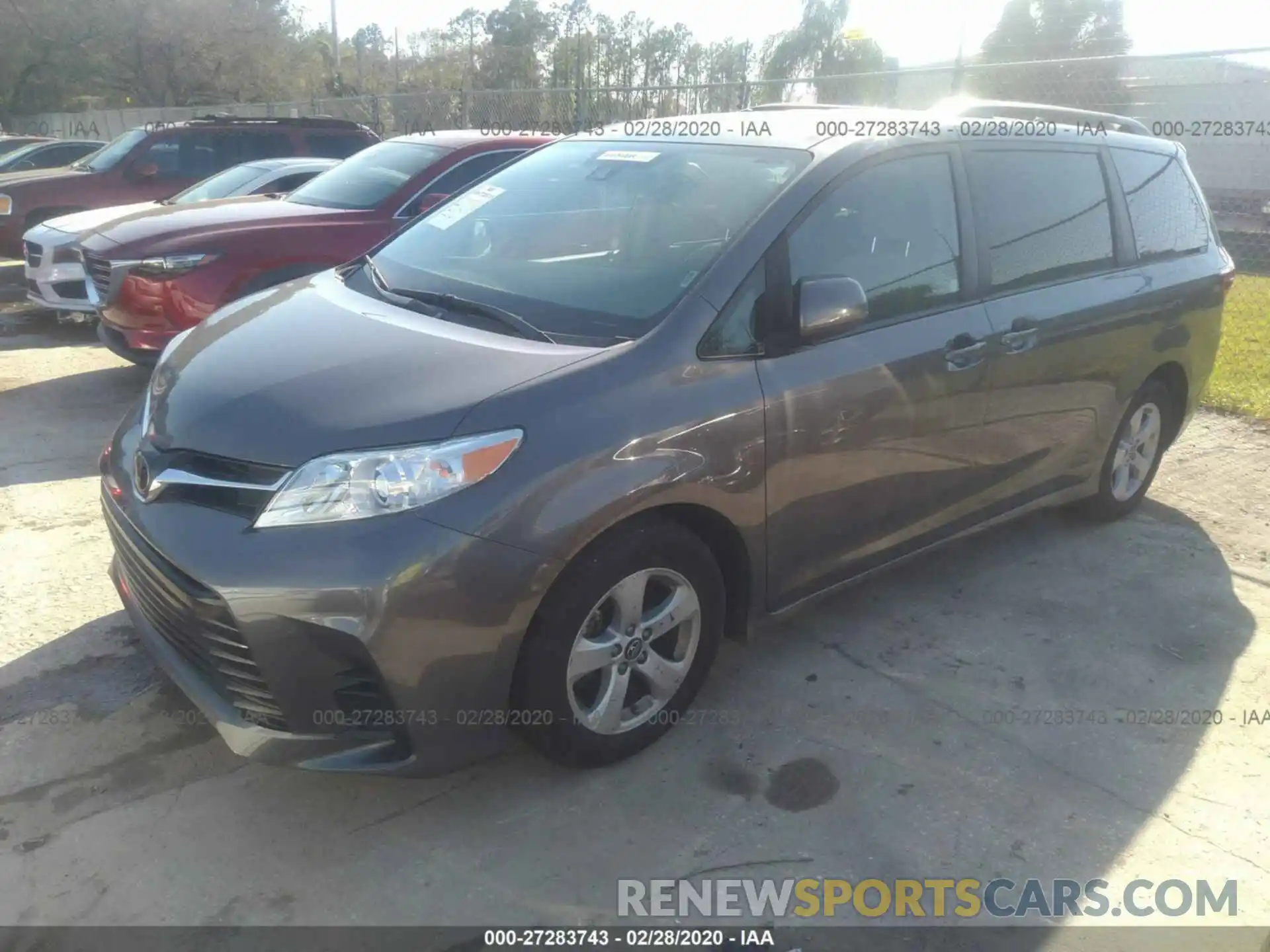 2 Photograph of a damaged car 5TDKZ3DC6KS985215 TOYOTA SIENNA 2019