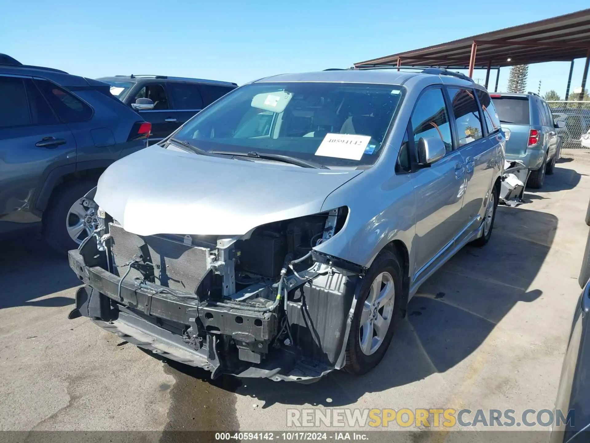 2 Photograph of a damaged car 5TDKZ3DC6KS989605 TOYOTA SIENNA 2019