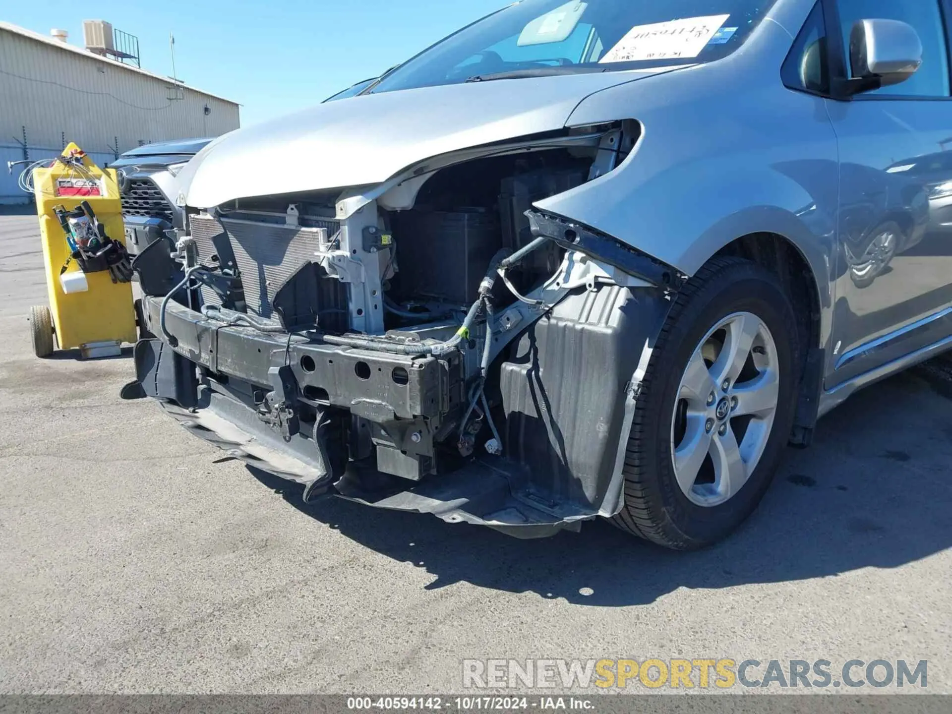 21 Photograph of a damaged car 5TDKZ3DC6KS989605 TOYOTA SIENNA 2019