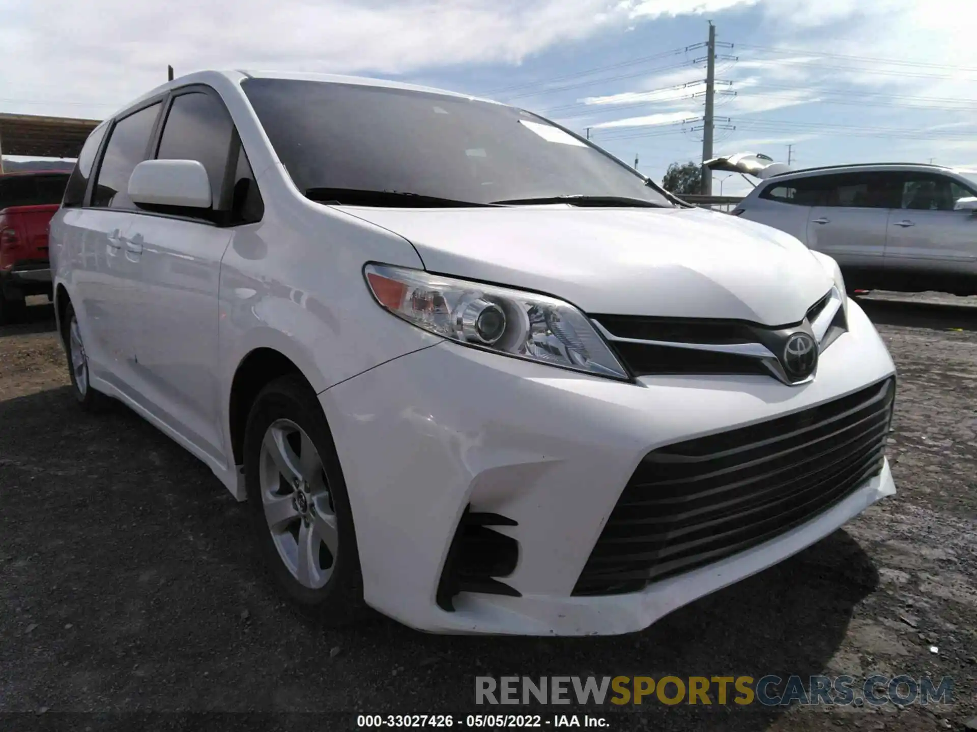 1 Photograph of a damaged car 5TDKZ3DC7KS969038 TOYOTA SIENNA 2019