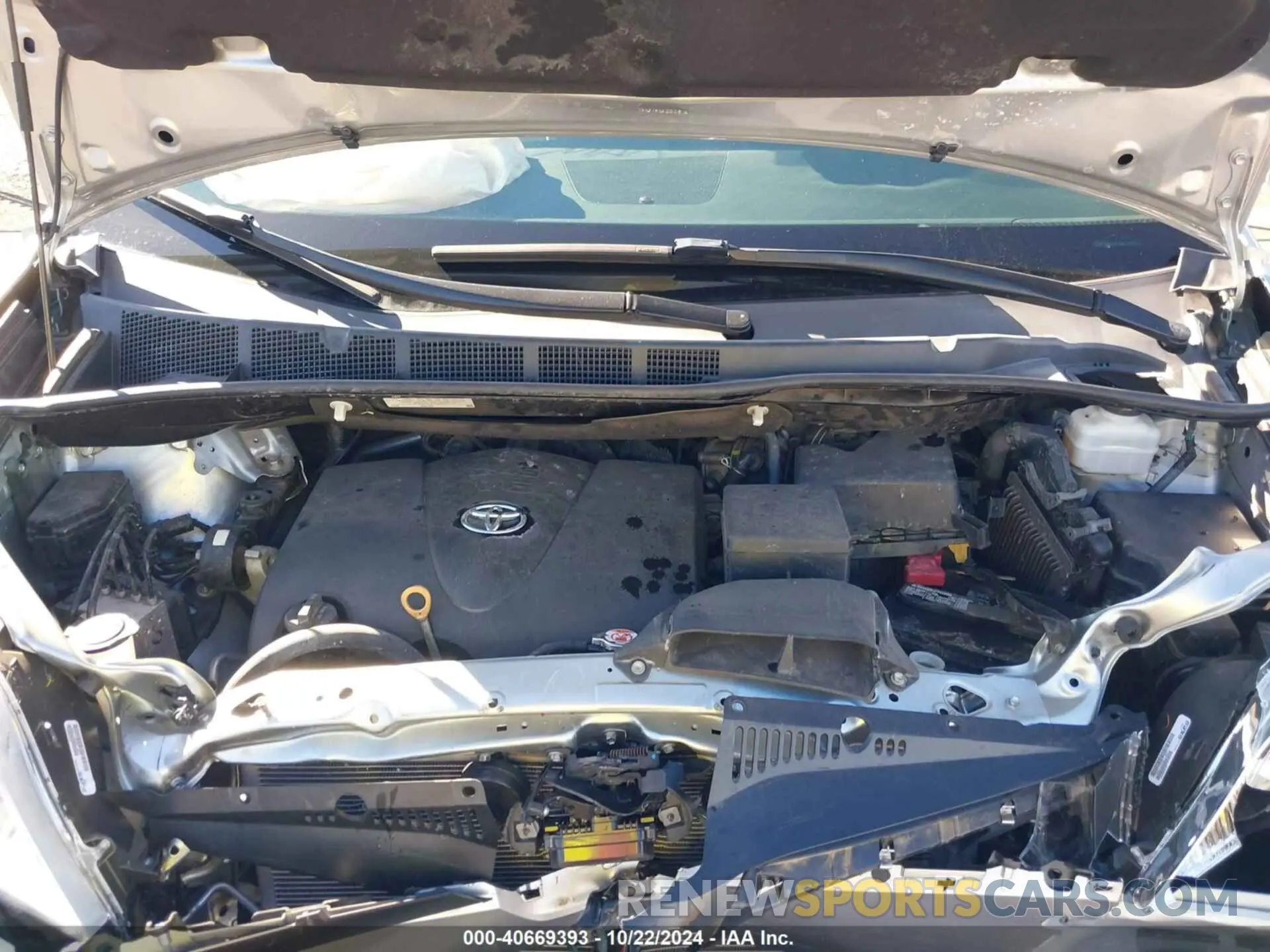 10 Photograph of a damaged car 5TDKZ3DC8KS016144 TOYOTA SIENNA 2019