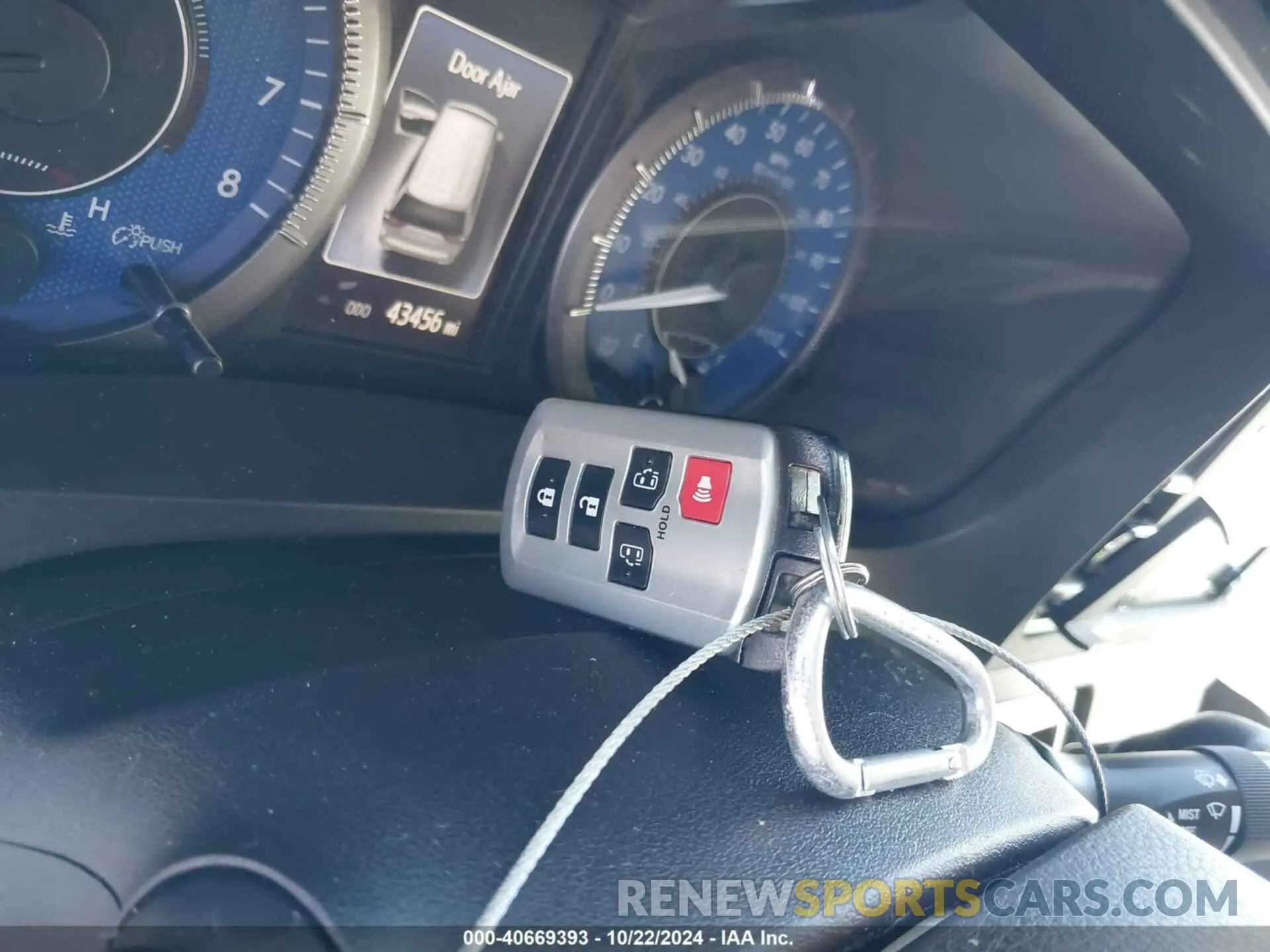 11 Photograph of a damaged car 5TDKZ3DC8KS016144 TOYOTA SIENNA 2019