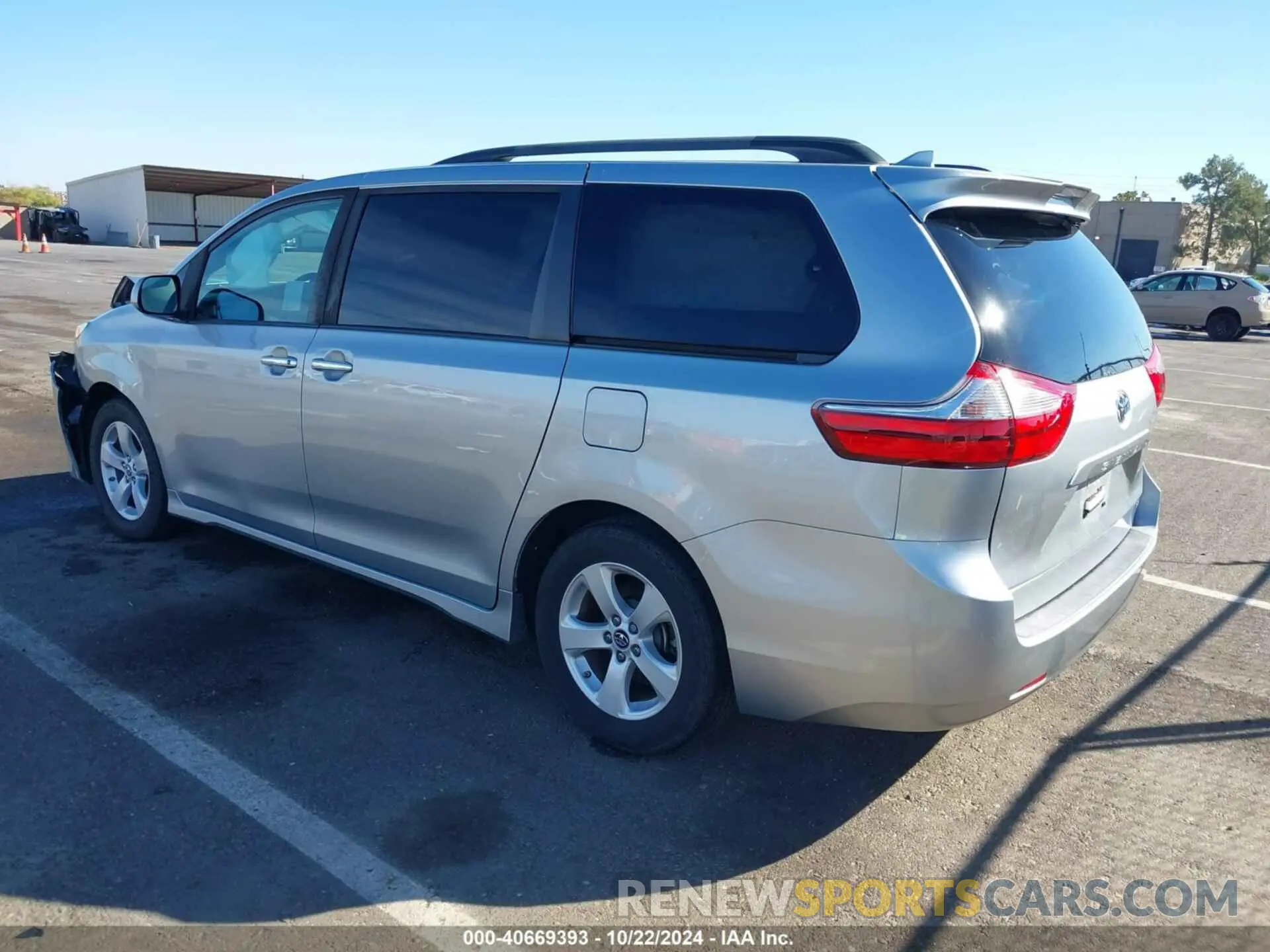 3 Photograph of a damaged car 5TDKZ3DC8KS016144 TOYOTA SIENNA 2019