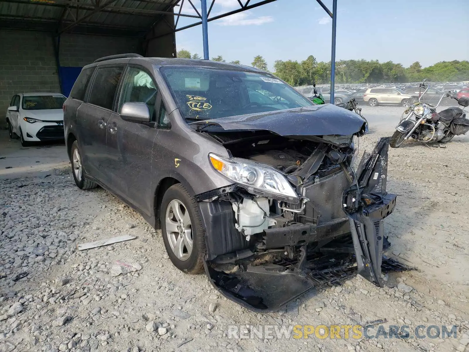 1 Photograph of a damaged car 5TDKZ3DC8KS968156 TOYOTA SIENNA 2019