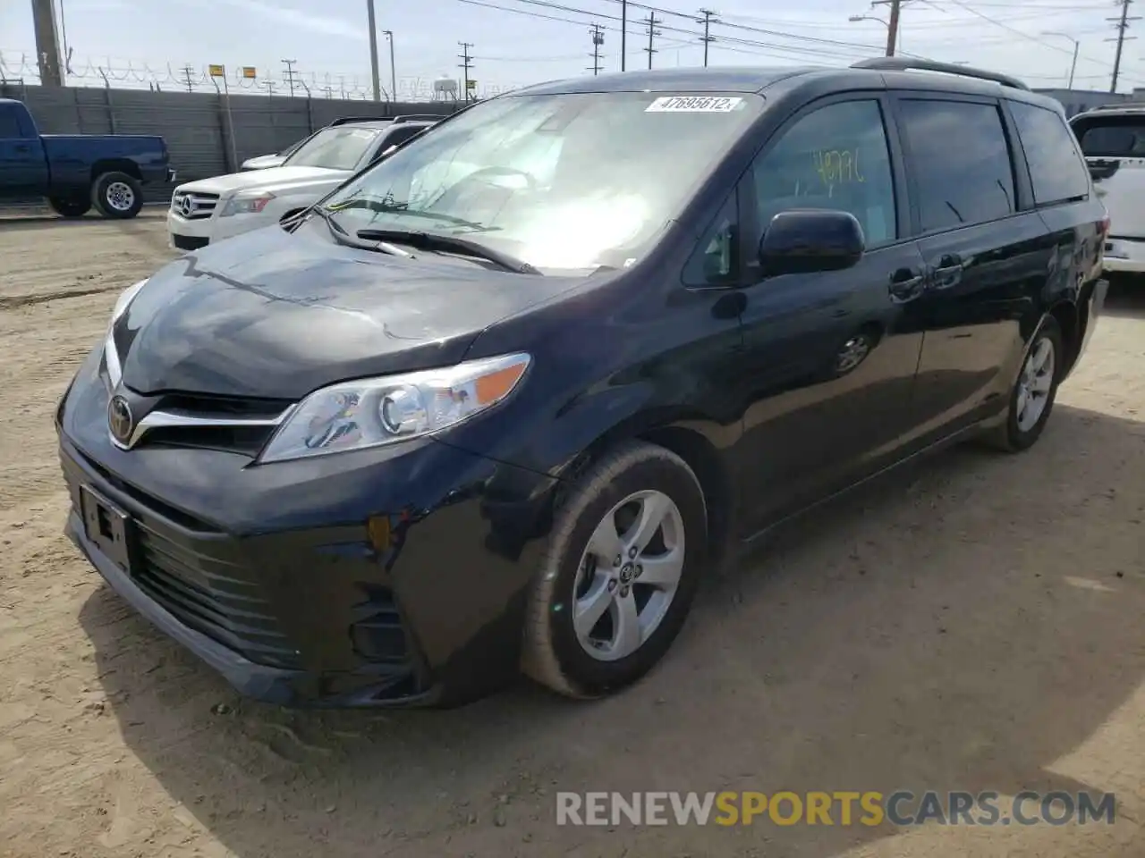 2 Photograph of a damaged car 5TDKZ3DC8KS968707 TOYOTA SIENNA 2019