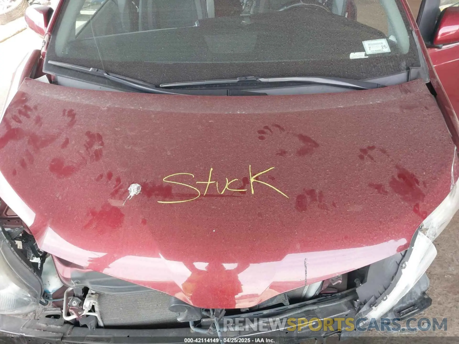 10 Photograph of a damaged car 5TDKZ3DC8KS988357 TOYOTA SIENNA 2019