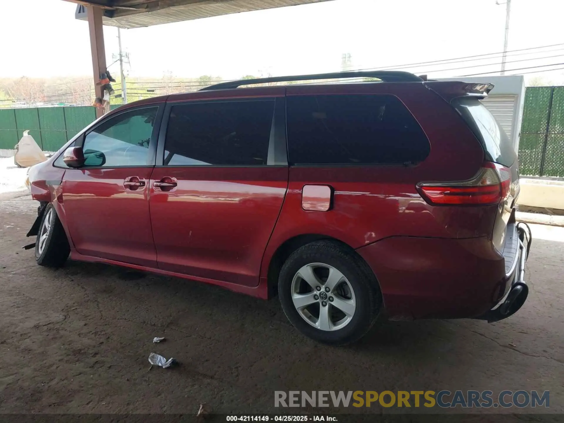 3 Photograph of a damaged car 5TDKZ3DC8KS988357 TOYOTA SIENNA 2019