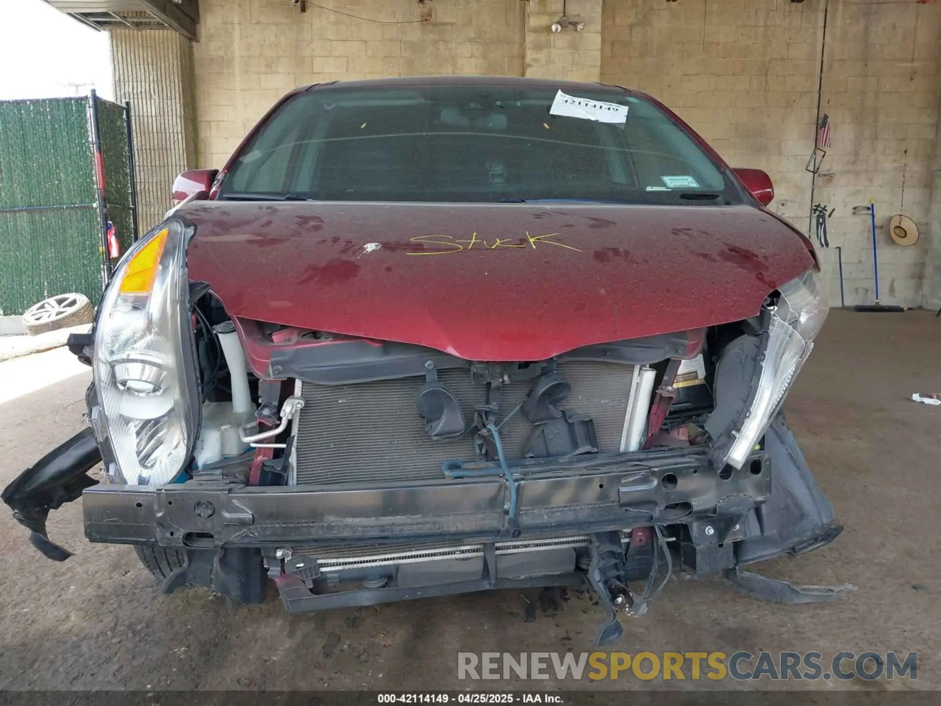 6 Photograph of a damaged car 5TDKZ3DC8KS988357 TOYOTA SIENNA 2019