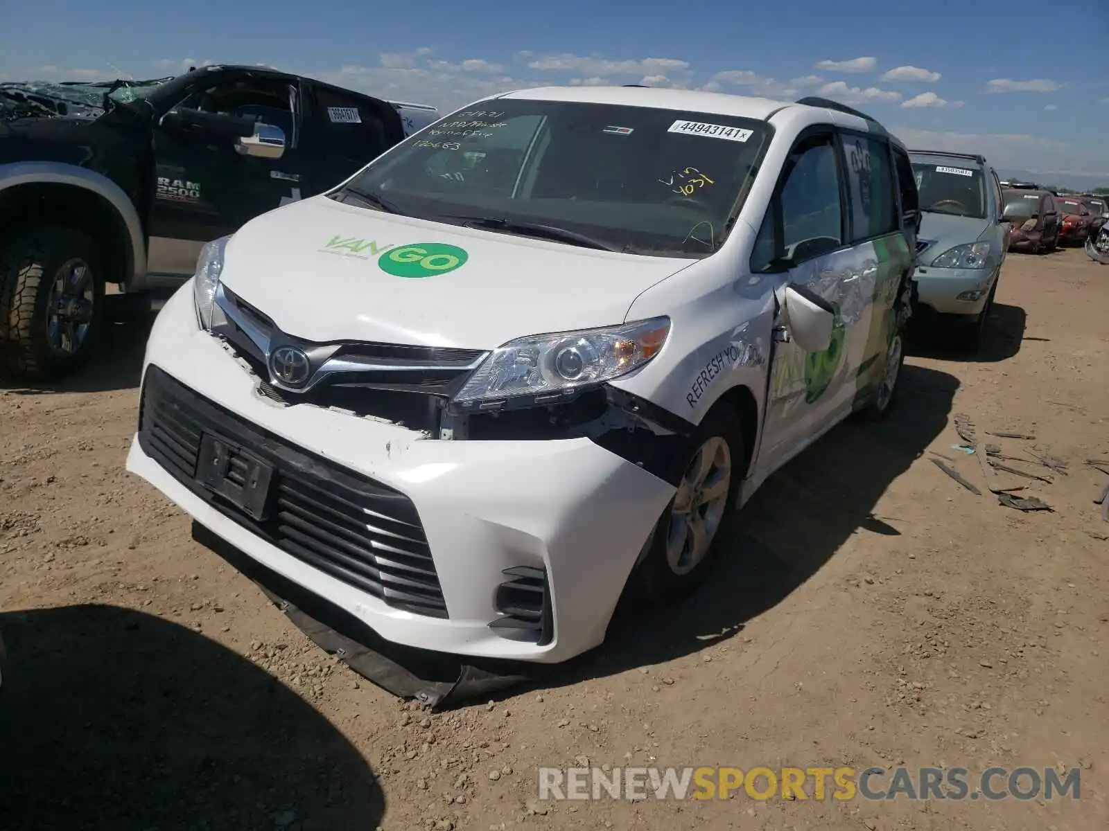 2 Photograph of a damaged car 5TDKZ3DC8KS994031 TOYOTA SIENNA 2019