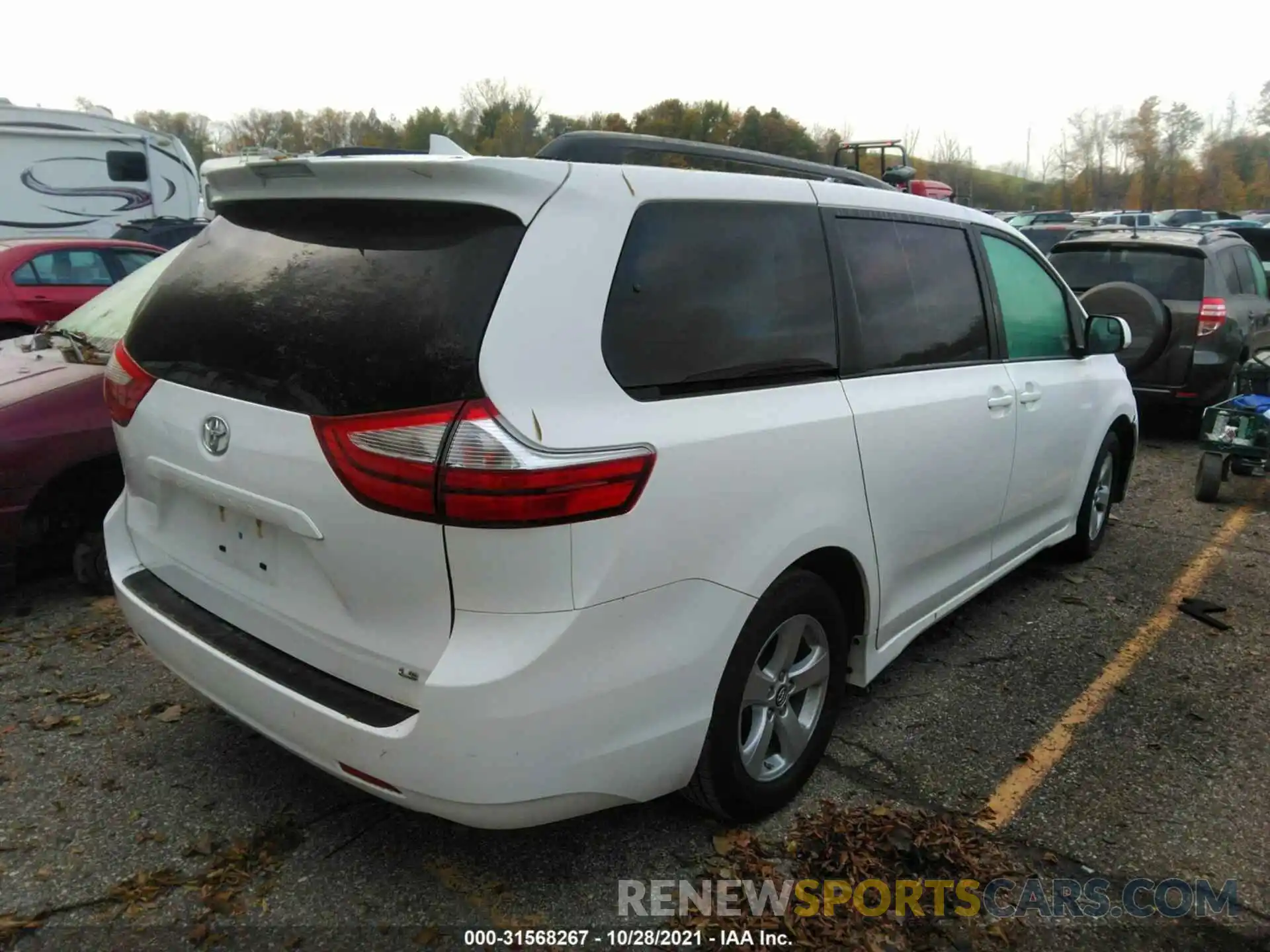 4 Photograph of a damaged car 5TDKZ3DC9KS011034 TOYOTA SIENNA 2019