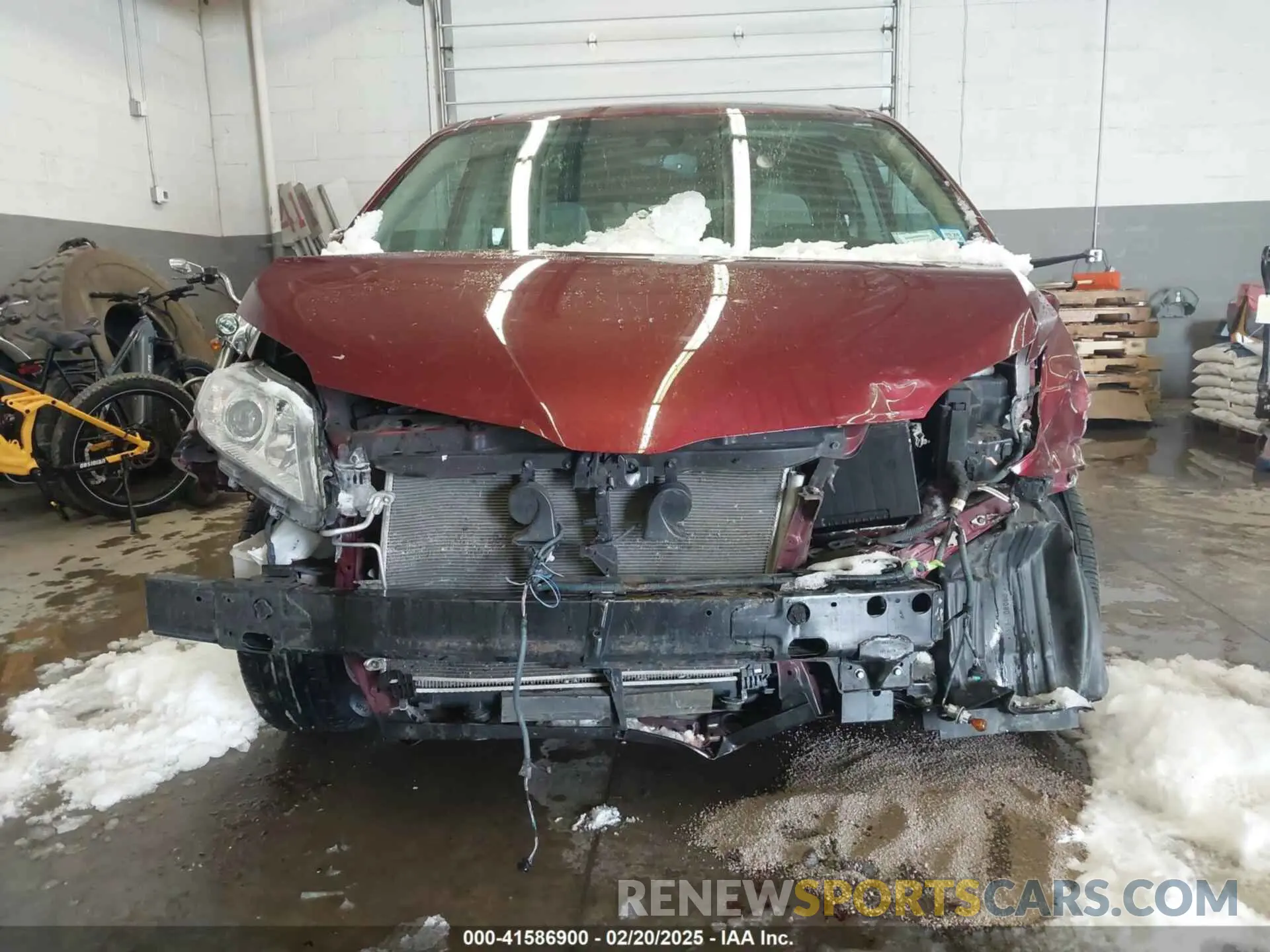 6 Photograph of a damaged car 5TDKZ3DC9KS015195 TOYOTA SIENNA 2019