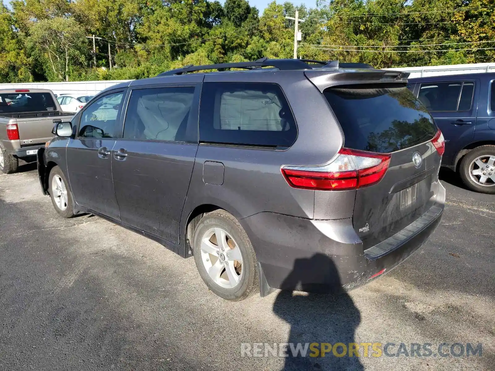 3 Photograph of a damaged car 5TDKZ3DC9KS967100 TOYOTA SIENNA 2019