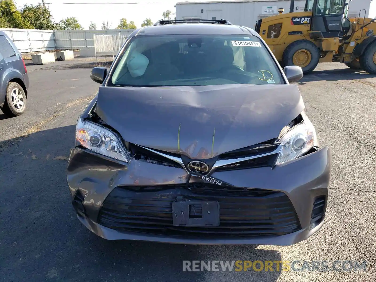 7 Photograph of a damaged car 5TDKZ3DC9KS967100 TOYOTA SIENNA 2019