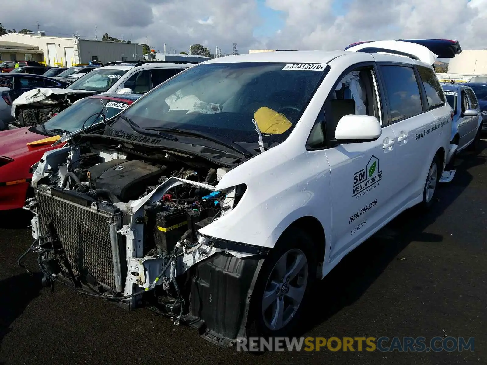2 Photograph of a damaged car 5TDKZ3DC9KS997911 TOYOTA SIENNA 2019