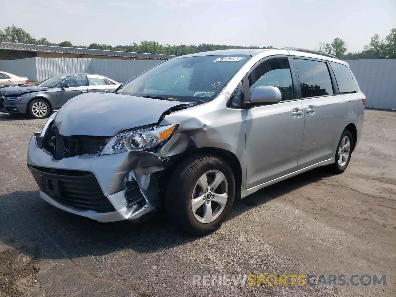 2 Photograph of a damaged car 5TDKZ3DCXKS011818 TOYOTA SIENNA 2019