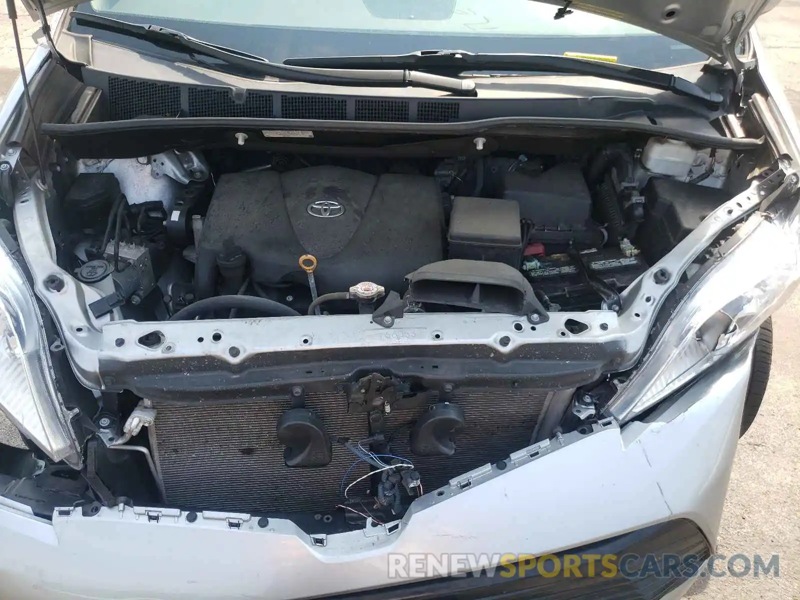 7 Photograph of a damaged car 5TDKZ3DCXKS011818 TOYOTA SIENNA 2019