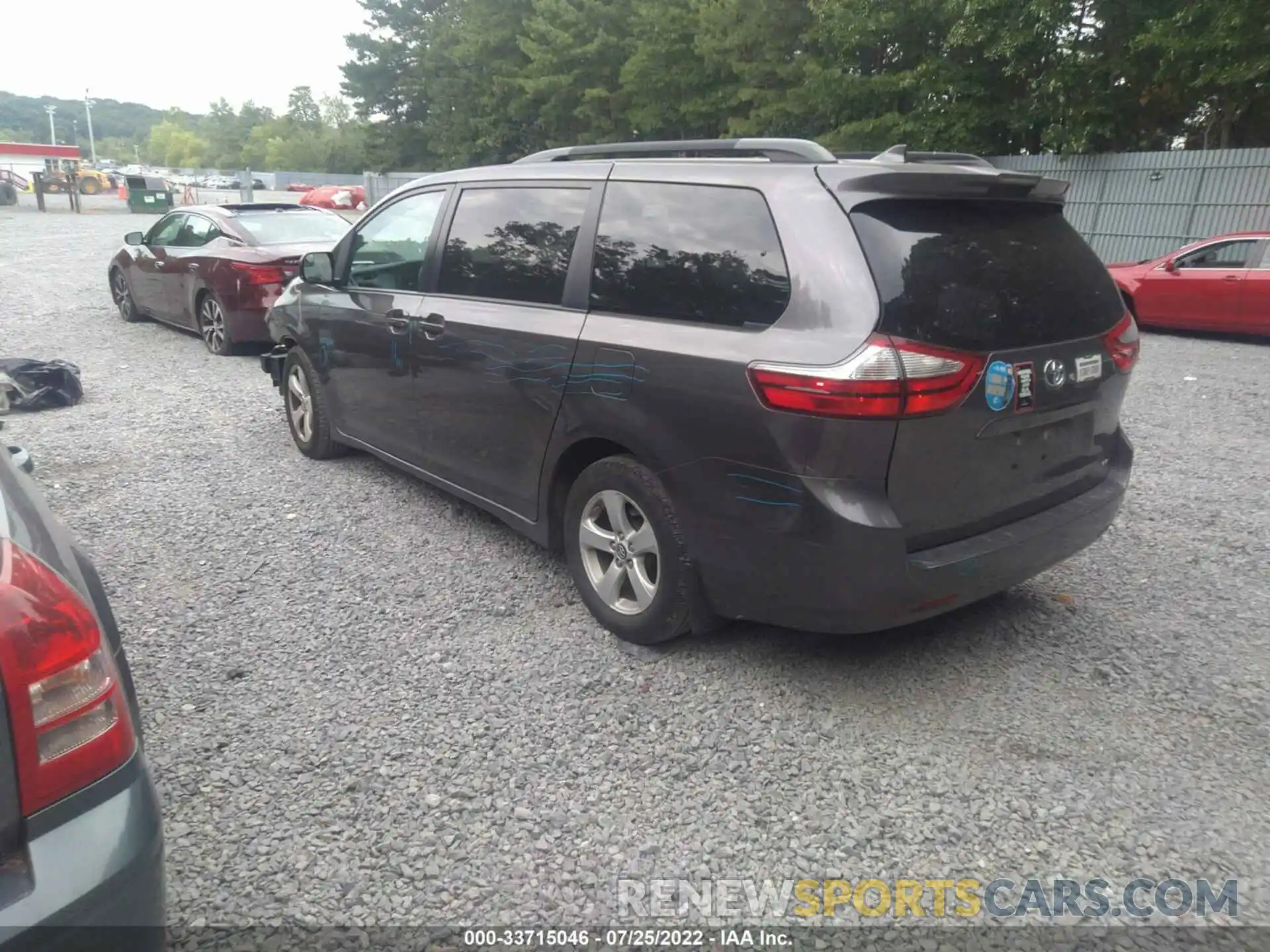 3 Photograph of a damaged car 5TDKZ3DCXKS968952 TOYOTA SIENNA 2019