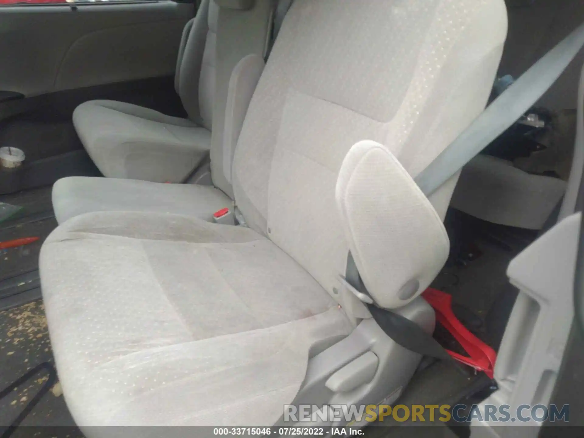 8 Photograph of a damaged car 5TDKZ3DCXKS968952 TOYOTA SIENNA 2019