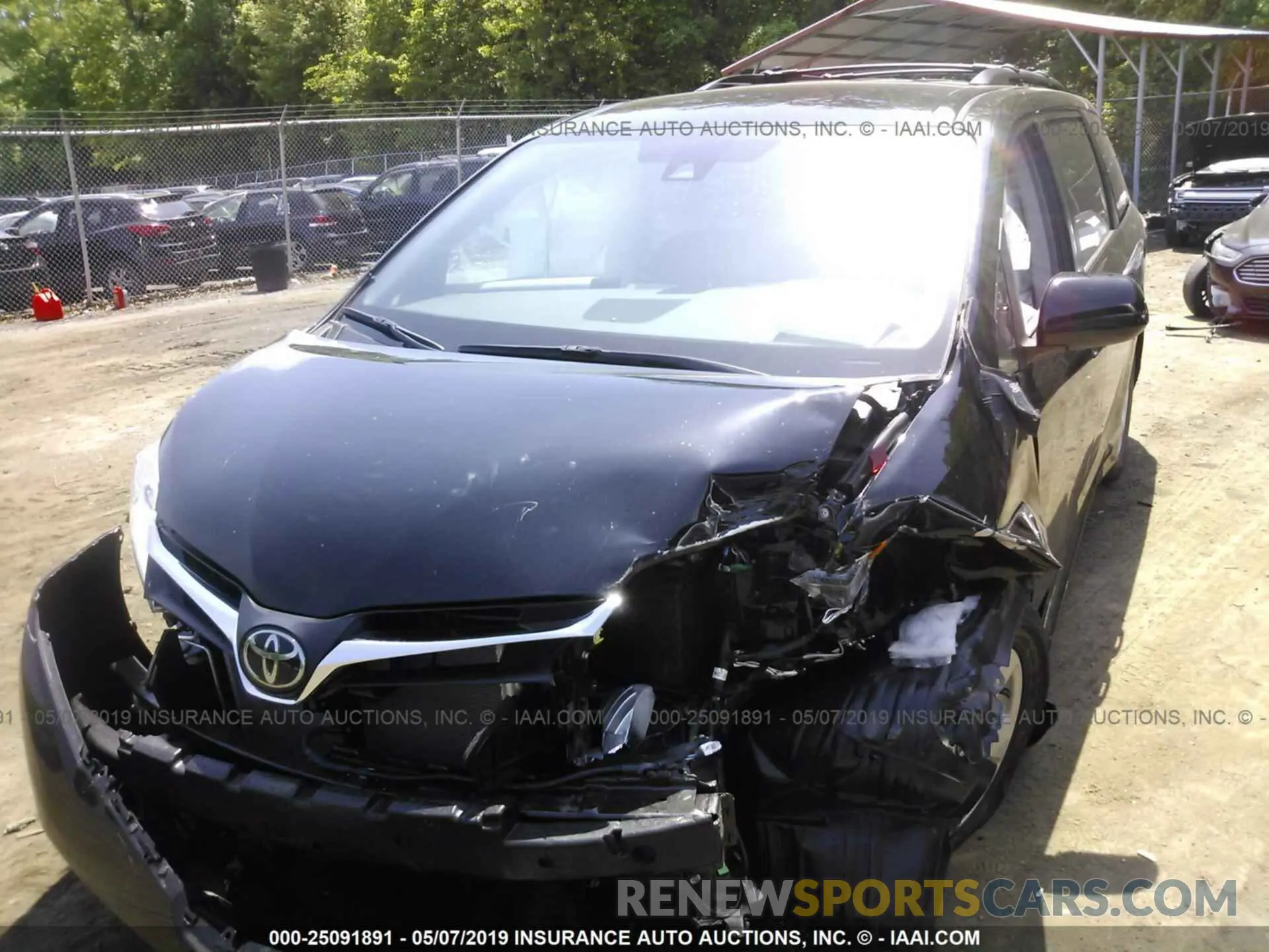 2 Photograph of a damaged car 5TDKZ3DCXKS969809 TOYOTA SIENNA 2019